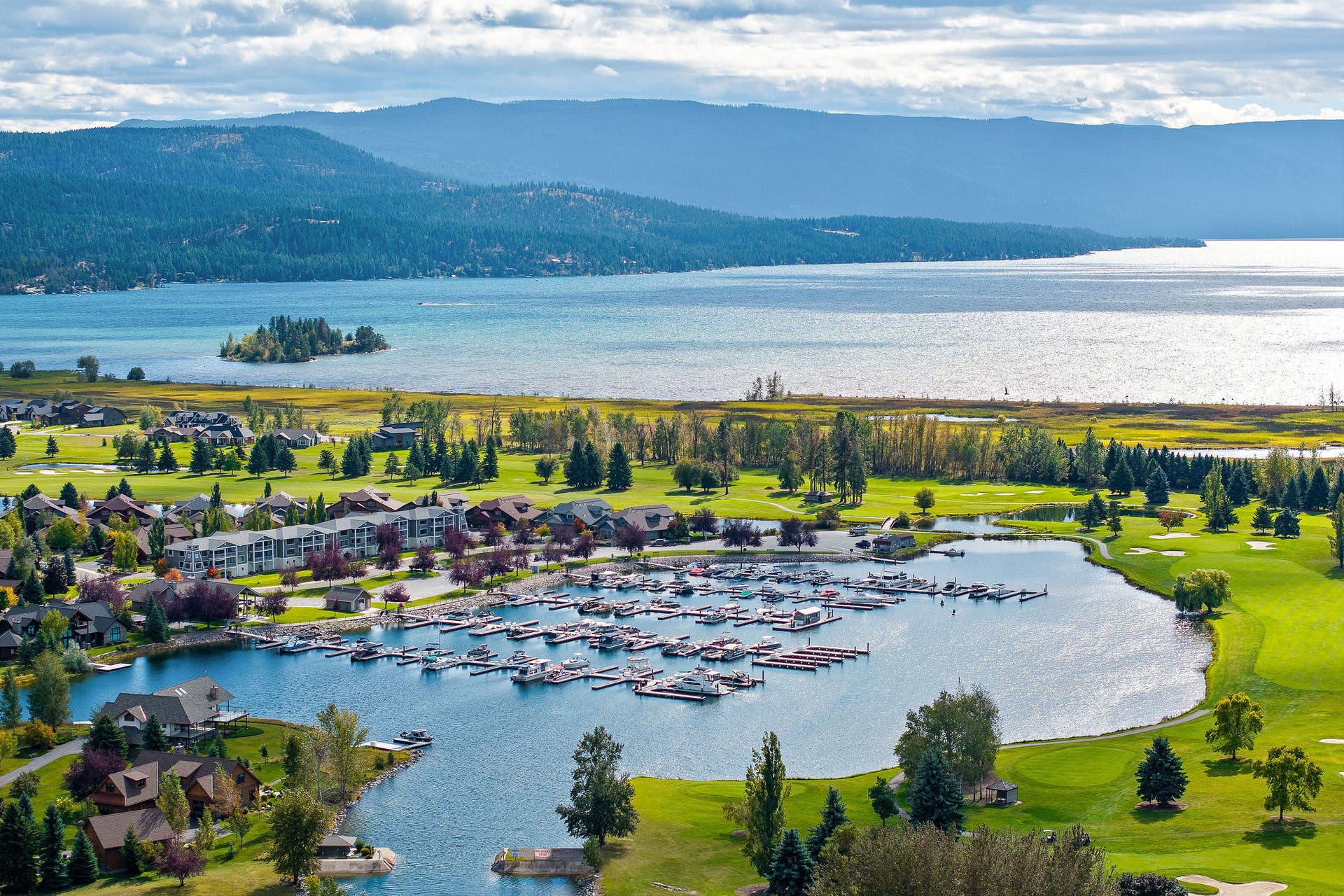 D-5 Eagle Bend Yacht Harbor, Bigfork, MT 59911 Flathead Lake Recreation awaits!