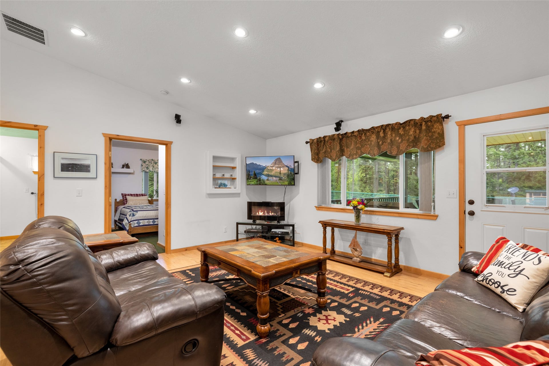 13033 Trinkus Lane, Bigfork, MT 59911 13033 Trinkus Lane, Bigfork, MT 59911