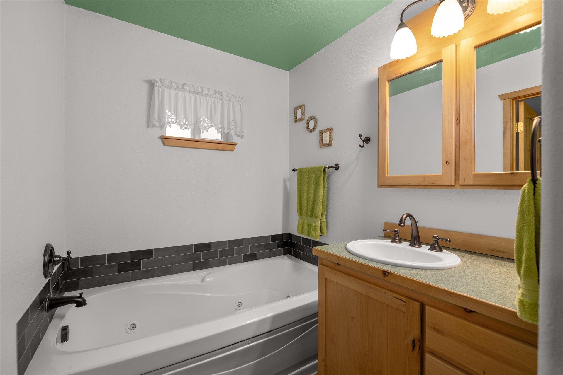 13033 Trinkus Lane, Bigfork, MT 59911 13033 Trinkus Lane, Bigfork, MT 59911