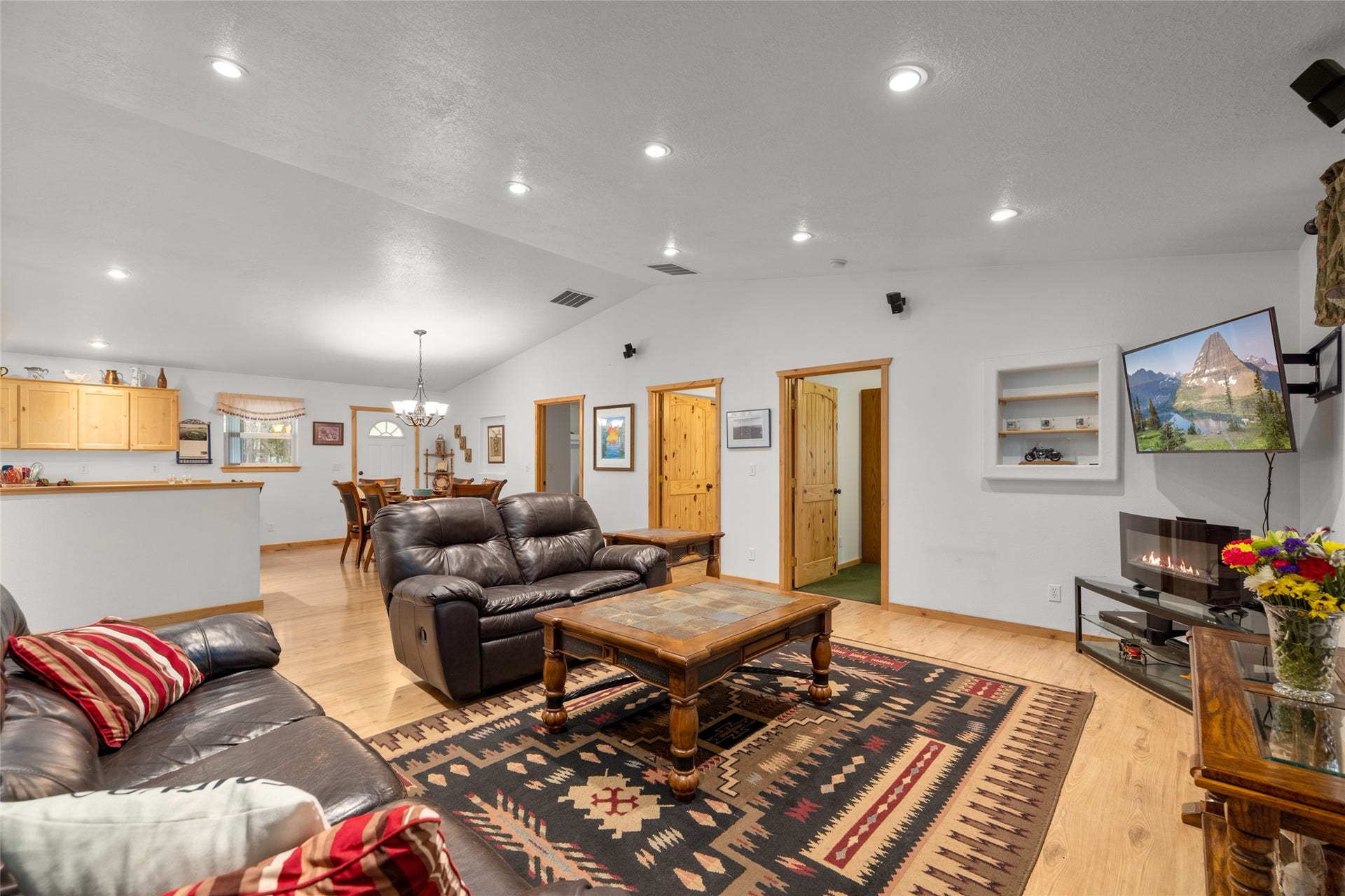 13033 Trinkus Lane, Bigfork, MT 59911 13033 Trinkus Lane, Bigfork, MT 59911