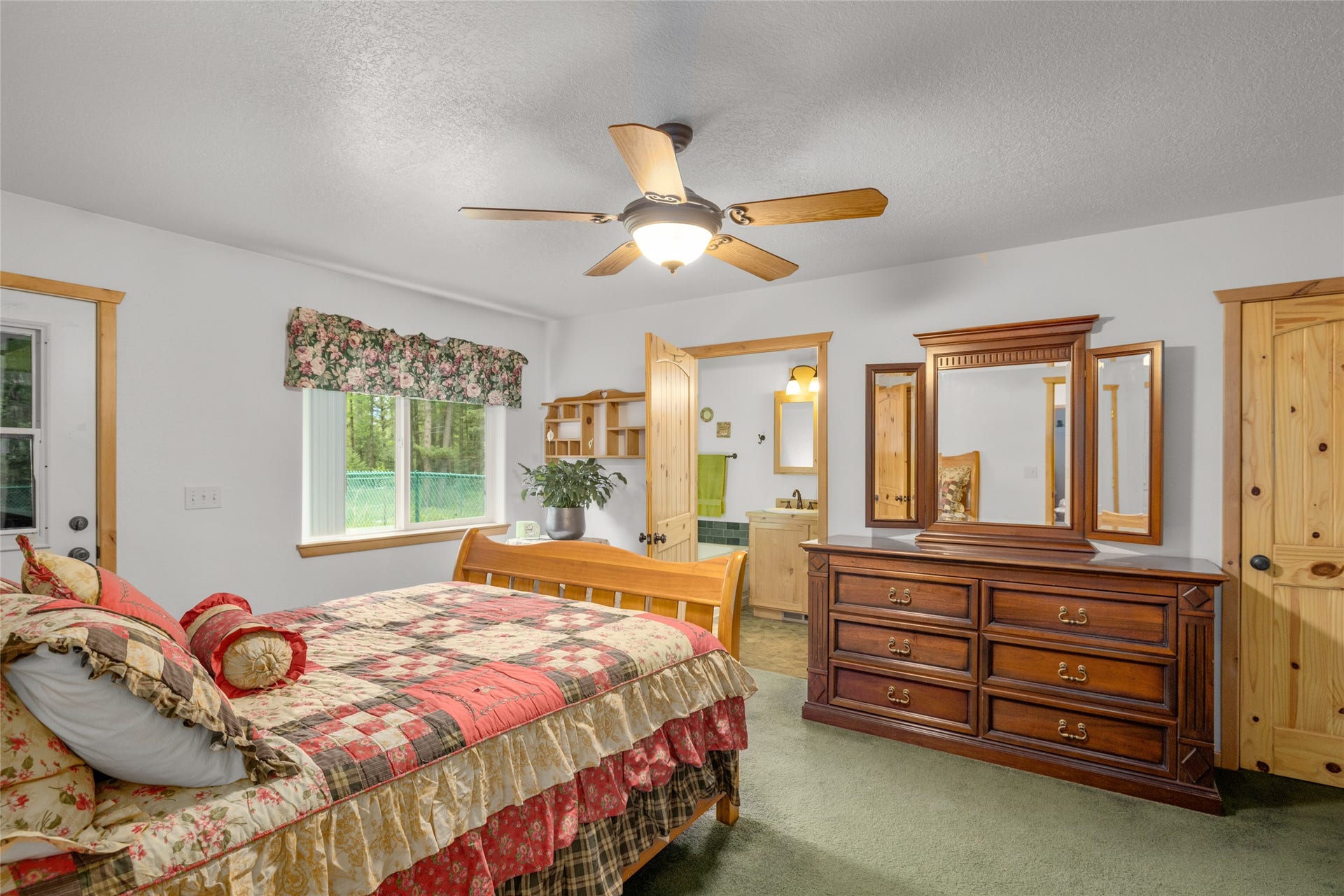13033 Trinkus Lane, Bigfork, MT 59911 13033 Trinkus Lane, Bigfork, MT 59911