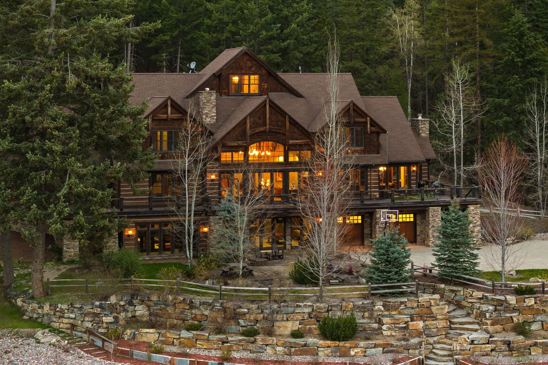 310 Rocky Woods Lane, Bigfork, MT 59911 4BD/6BA 10,316 SF main residence