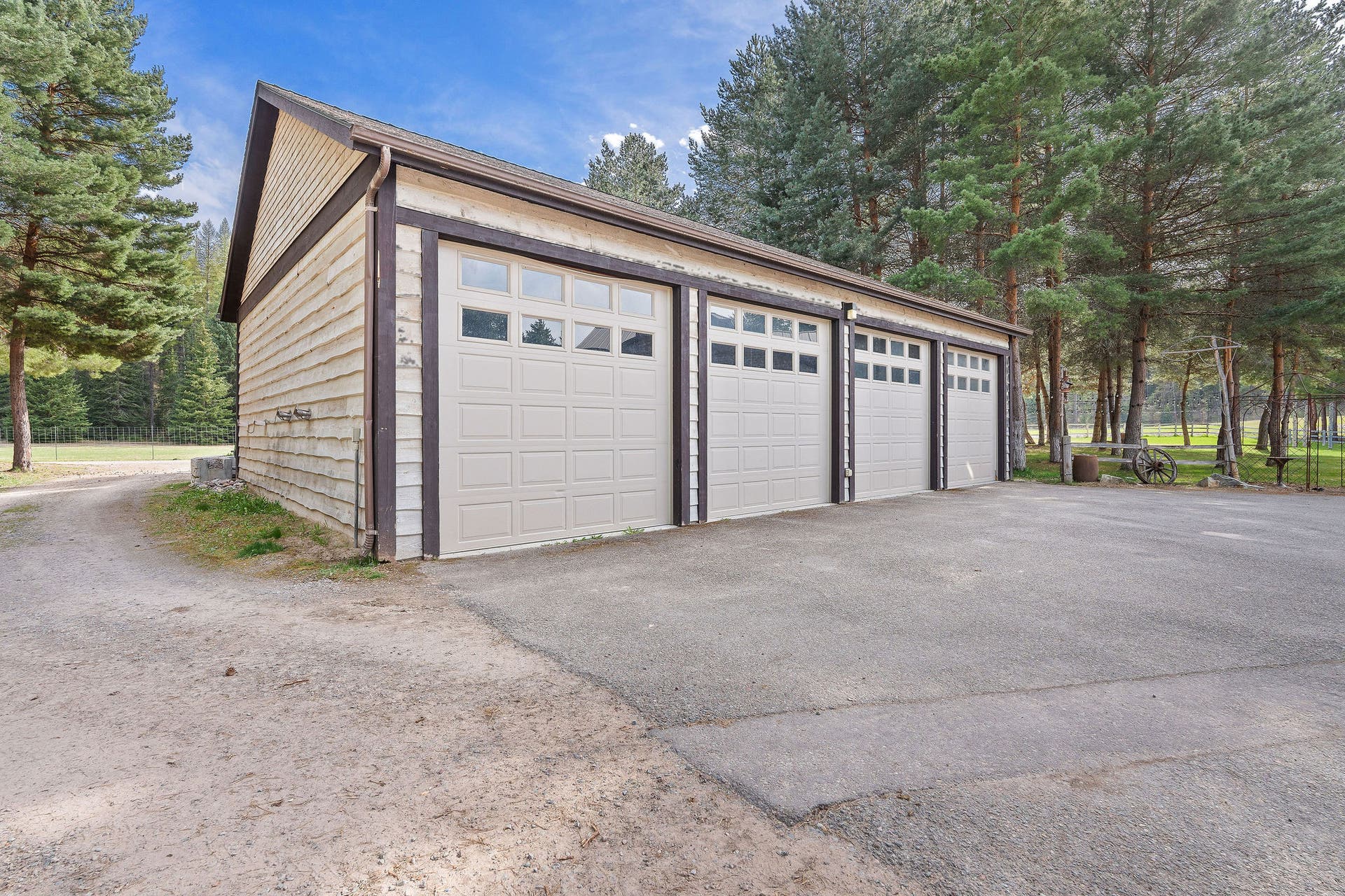 310 Rocky Woods Lane, Bigfork, MT 59911 1,536 SF detached garage with 4 oversized doors