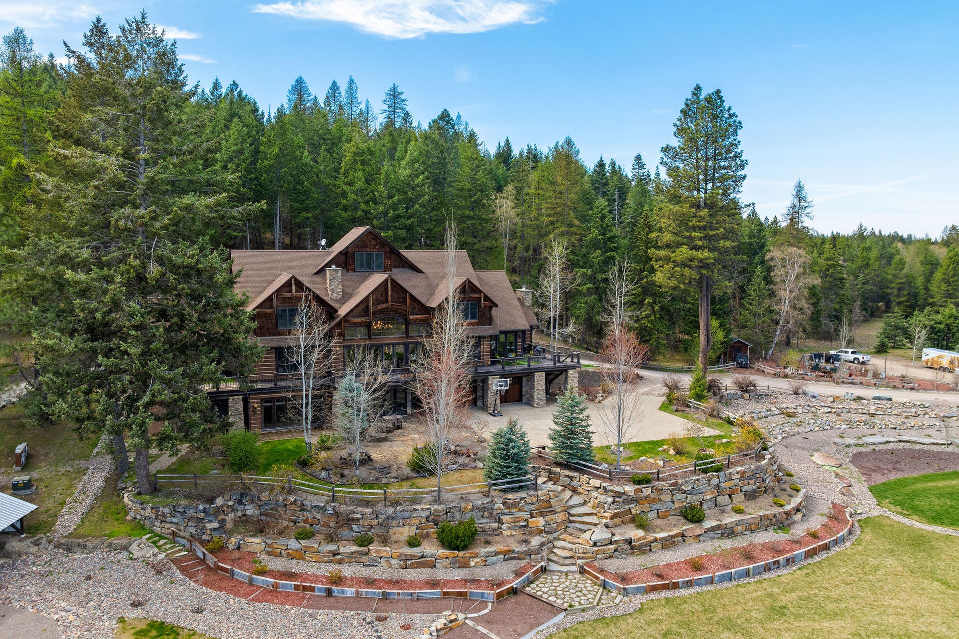310 Rocky Woods Lane, Bigfork, MT 59911 Meticulously landscaped