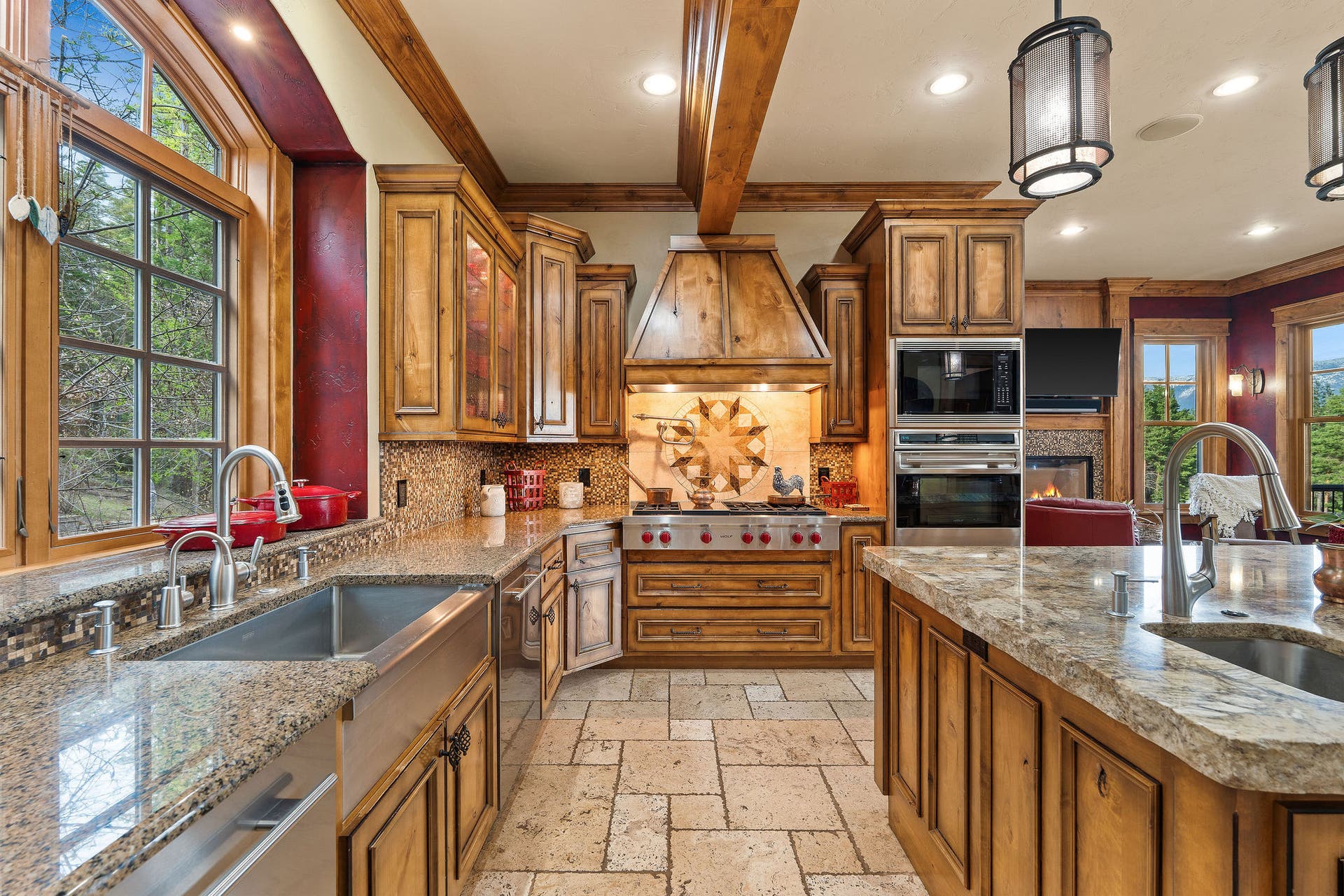 310 Rocky Woods Lane, Bigfork, MT 59911 Stainless steel farmhouse sink, crown molding