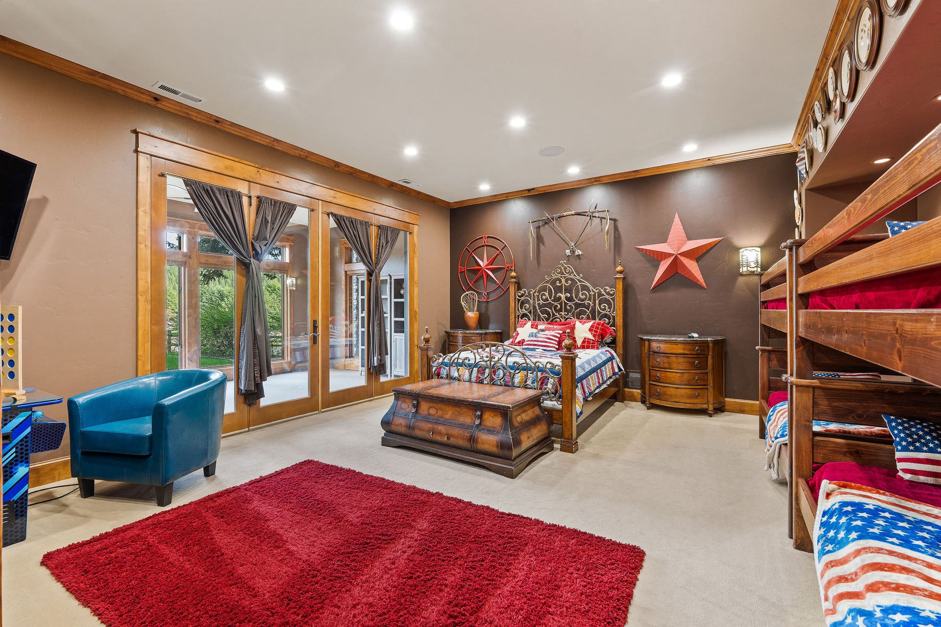 310 Rocky Woods Lane, Bigfork, MT 59911 Bonus bunkroom with access to sunroom