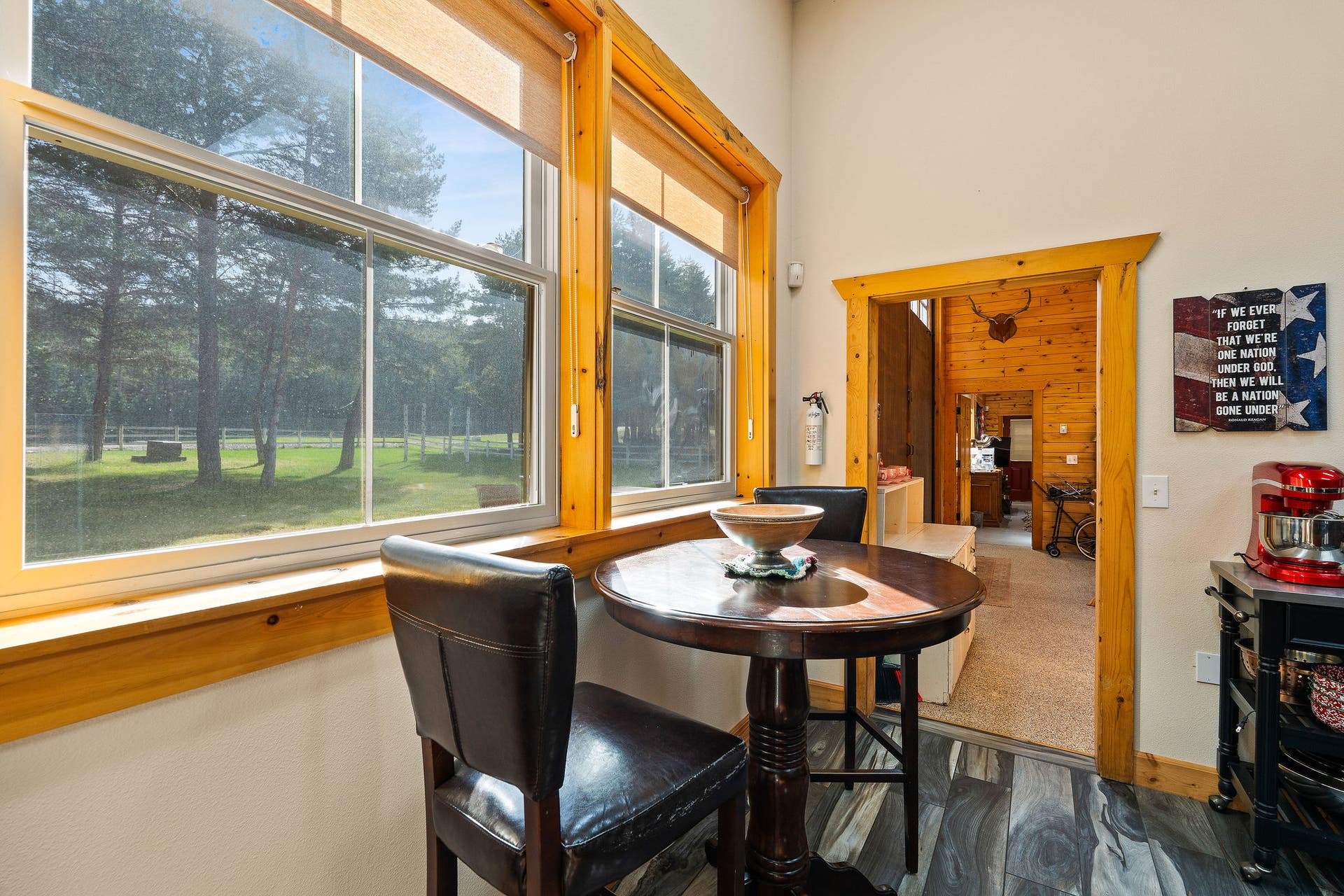 310 Rocky Woods Lane, Bigfork, MT 59911 Breakfast nook