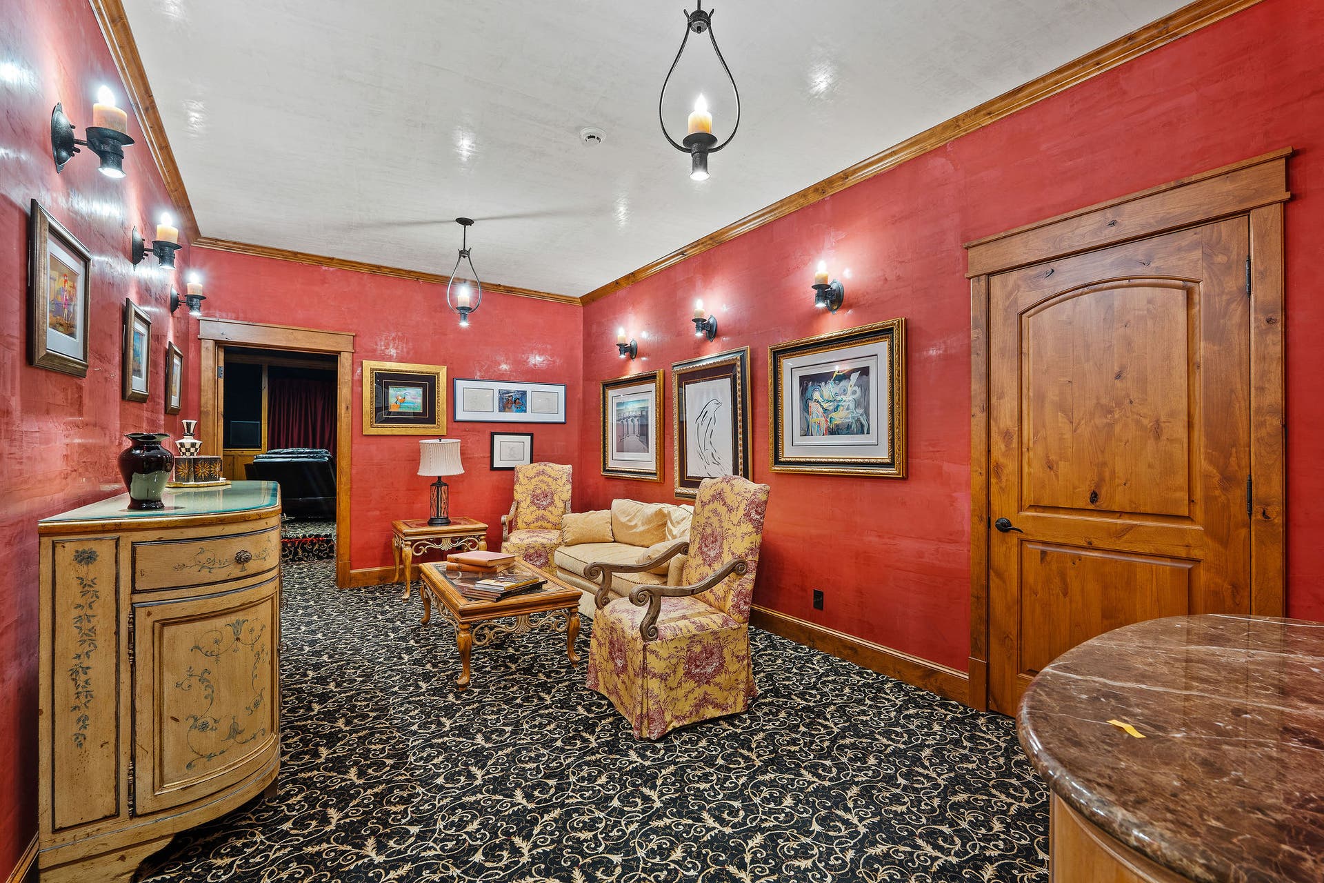 310 Rocky Woods Lane, Bigfork, MT 59911 Theater lobby room/sitting room
