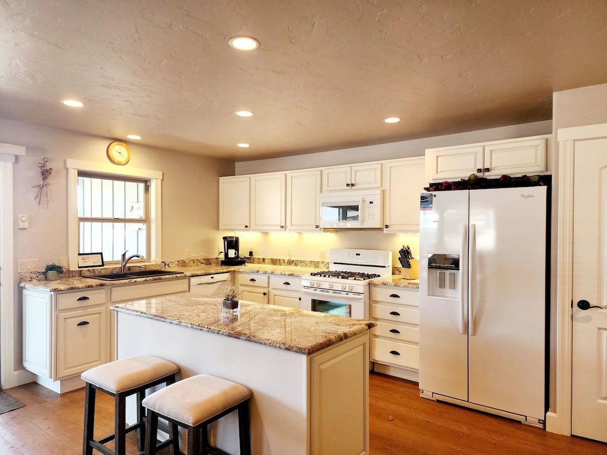 425 Grand Drive, Bigfork, MT 59911 425 Grand Drive, Bigfork, MT 59911