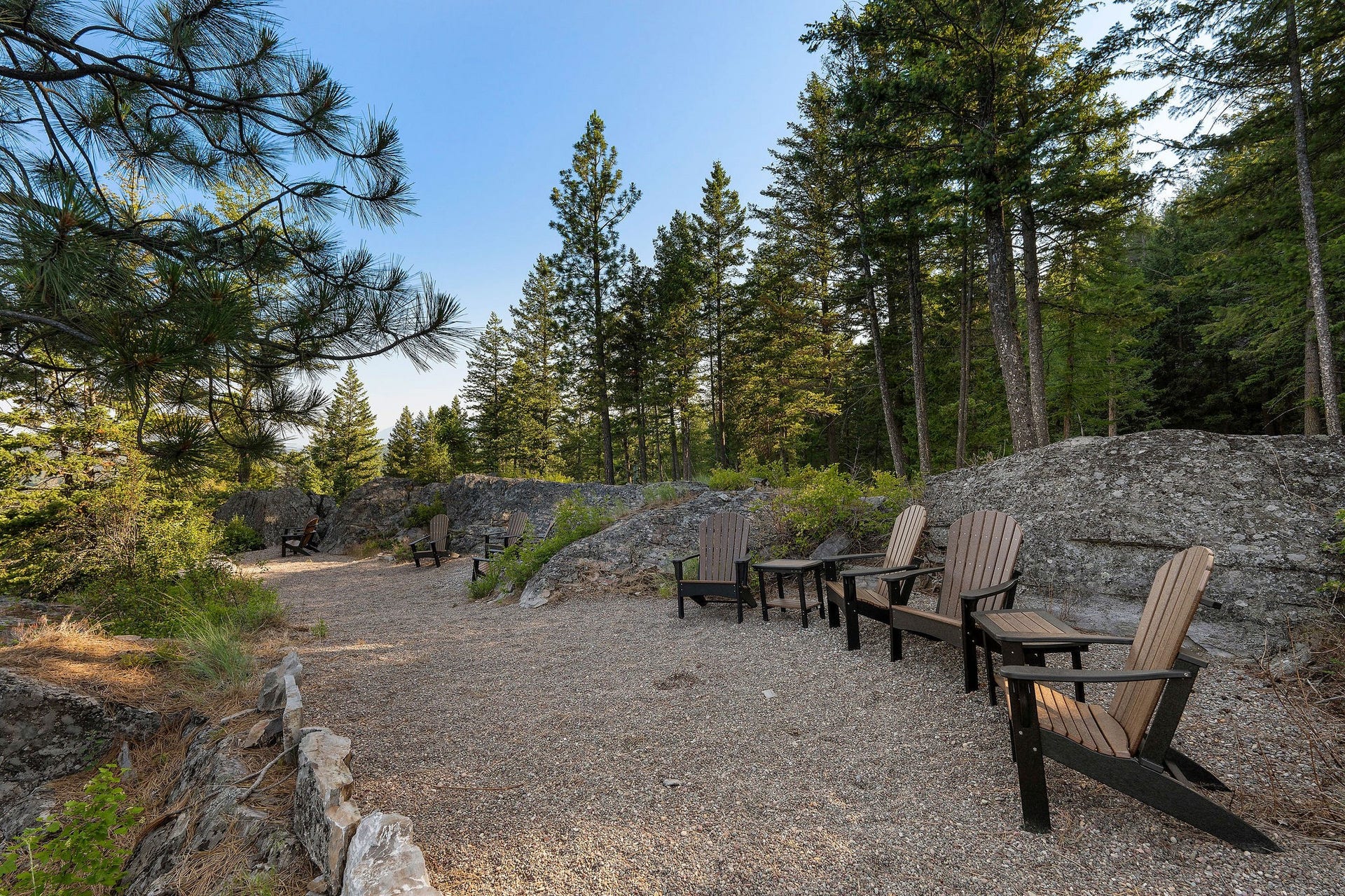 121 Pinto Trail, Bigfork, MT 59911 Sitting Area Adjacent to Saddlehorn Overlook Pavilion