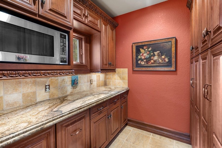 940 McCaffery Road, Bigfork, MT 59911 Butler's Pantry