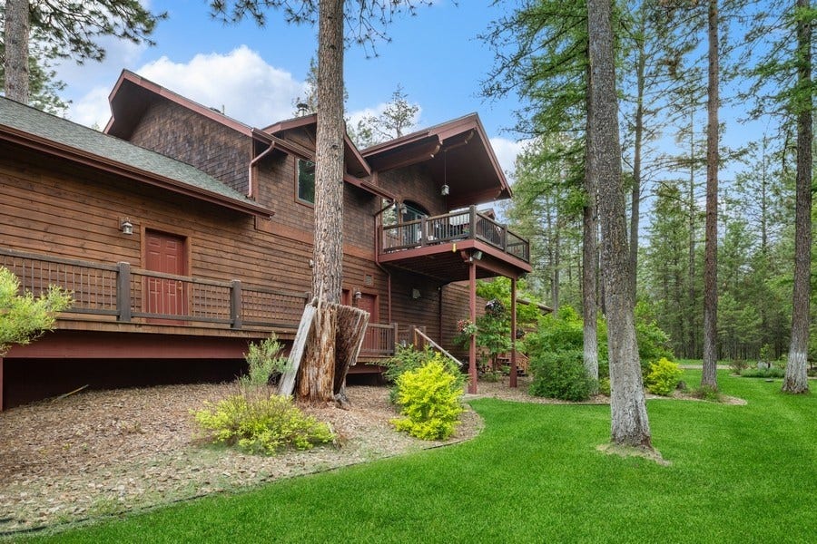 940 McCaffery Road, Bigfork, MT 59911 Upper Guest Apartment Deck