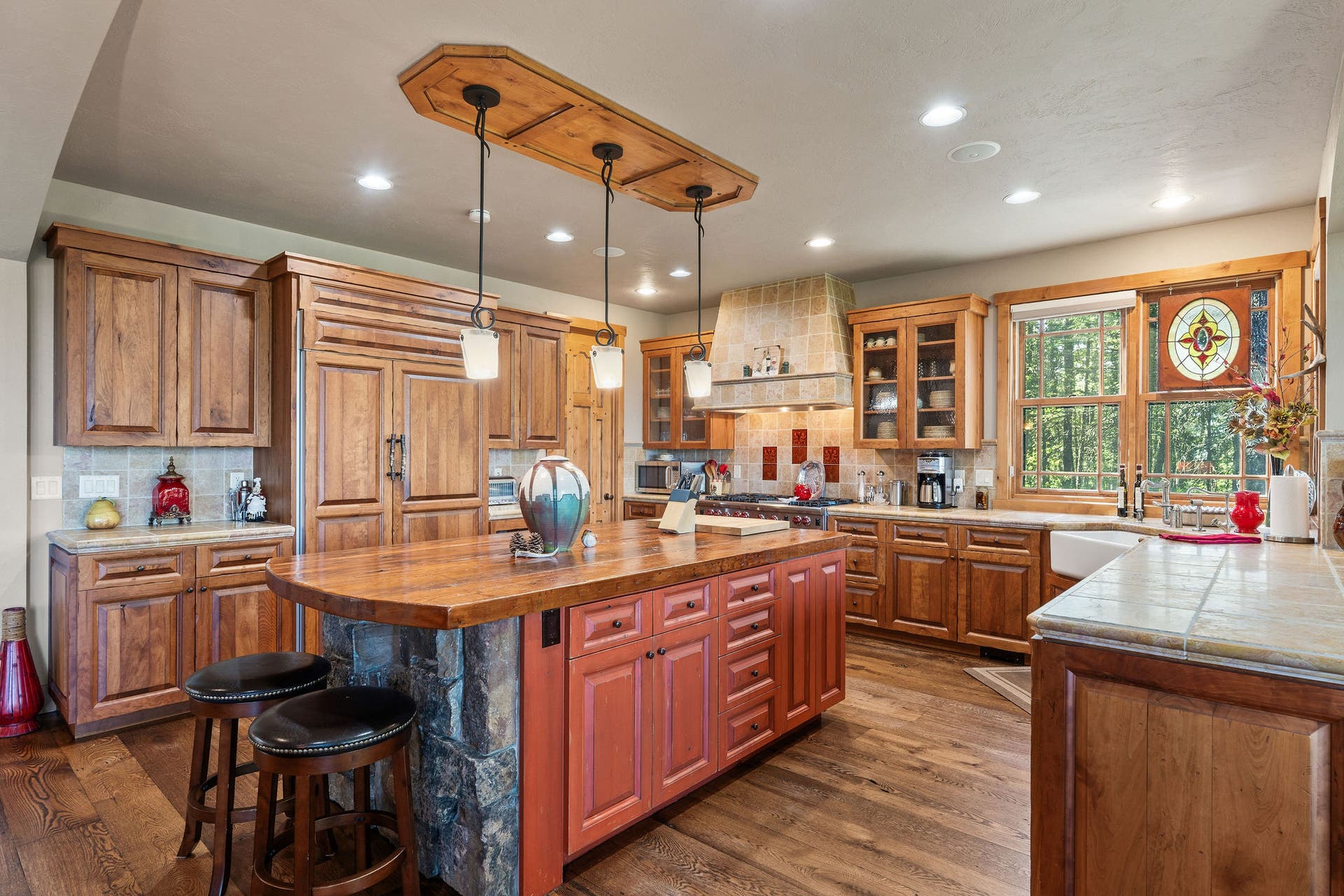 599 Pommel Drive, Bigfork, MT 59911 599 Pommel Drive, Bigfork, MT 59911