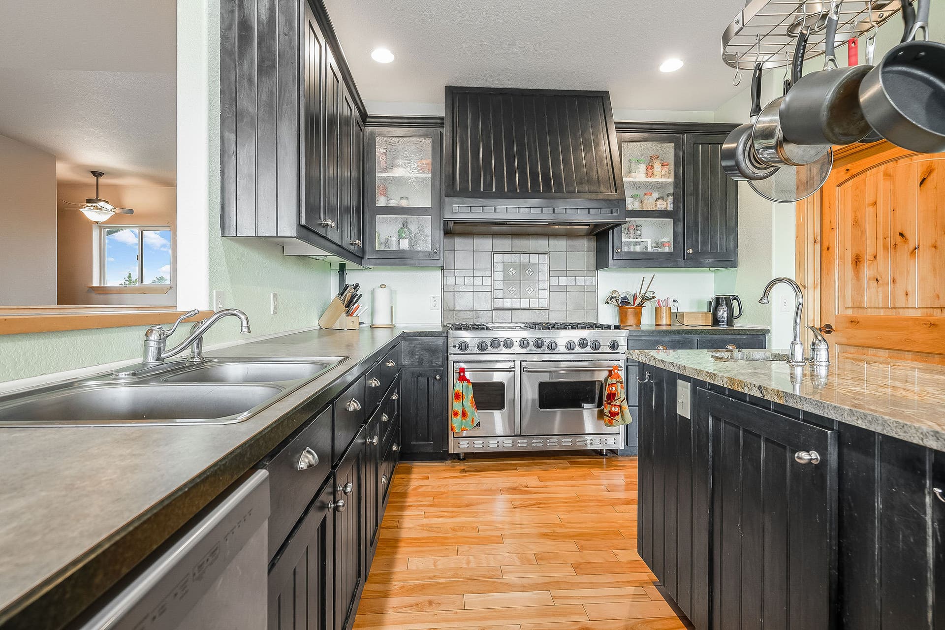 130 Ashley Hills Drive, Kalispell, MT 59901 So much counter space