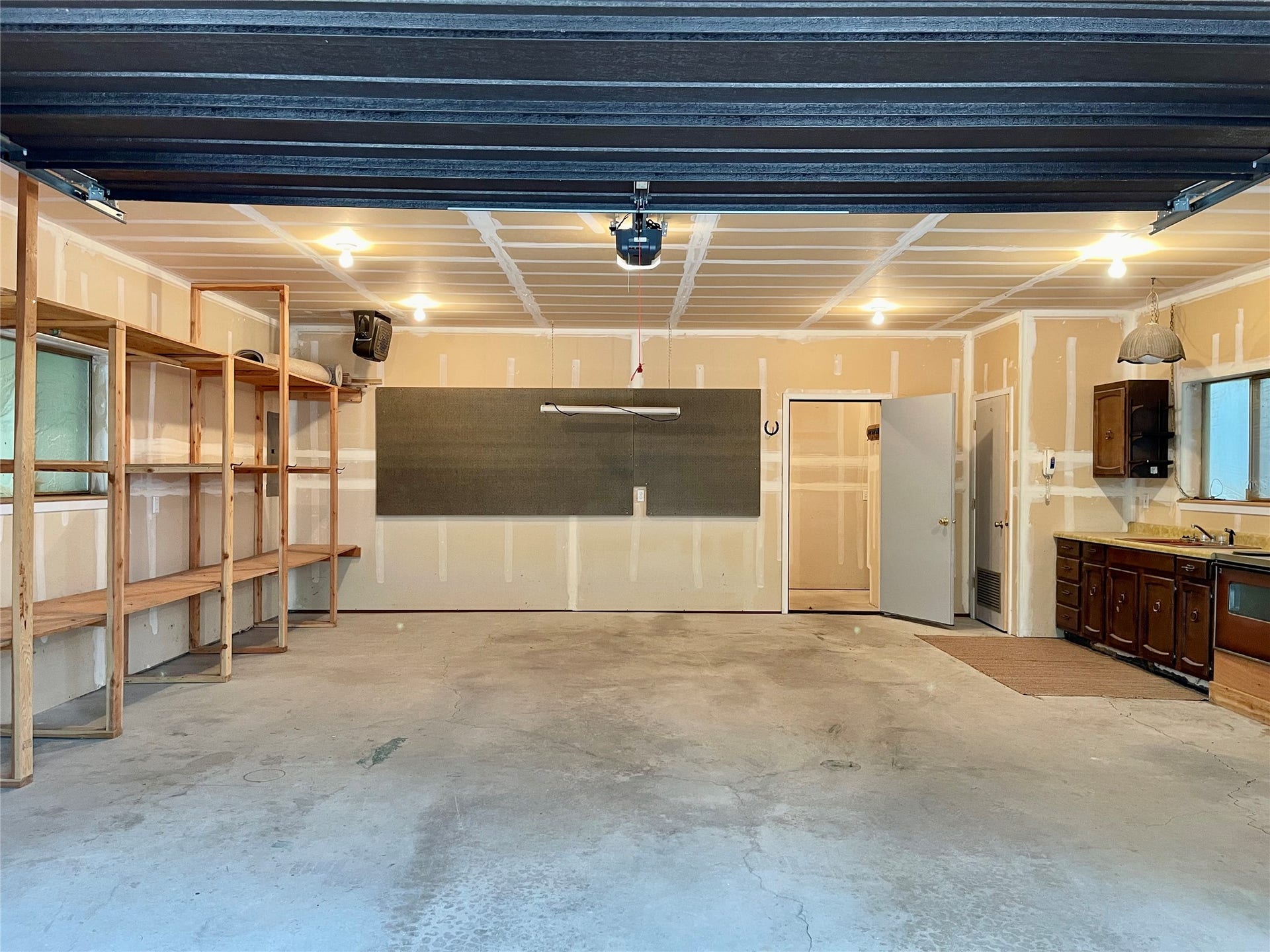 Spacious Garage