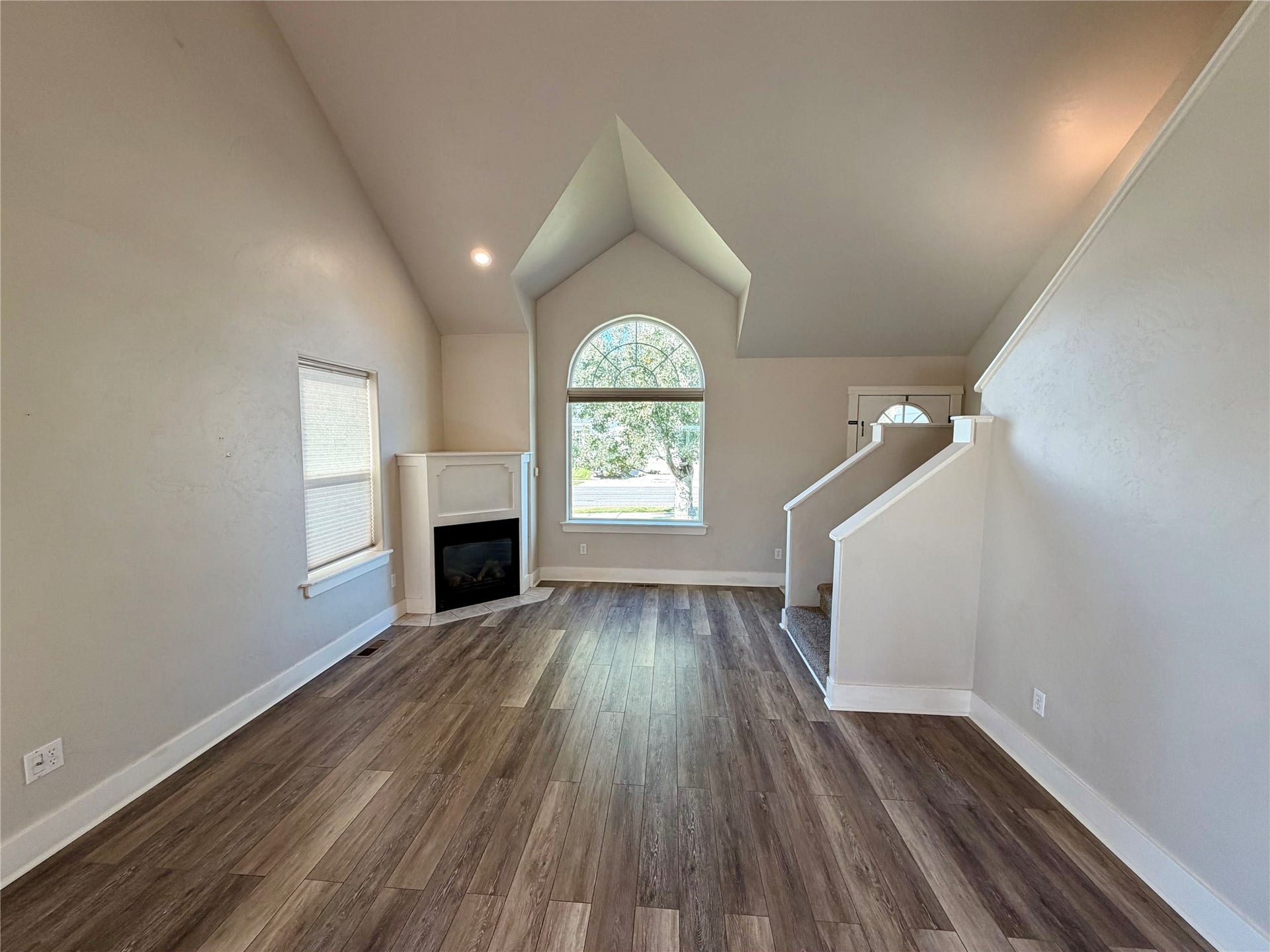 2 Empire Loop, Kalispell, MT 59901 bright and spacious open-concept living room, perfect for entertaining in Kalispell, MT.