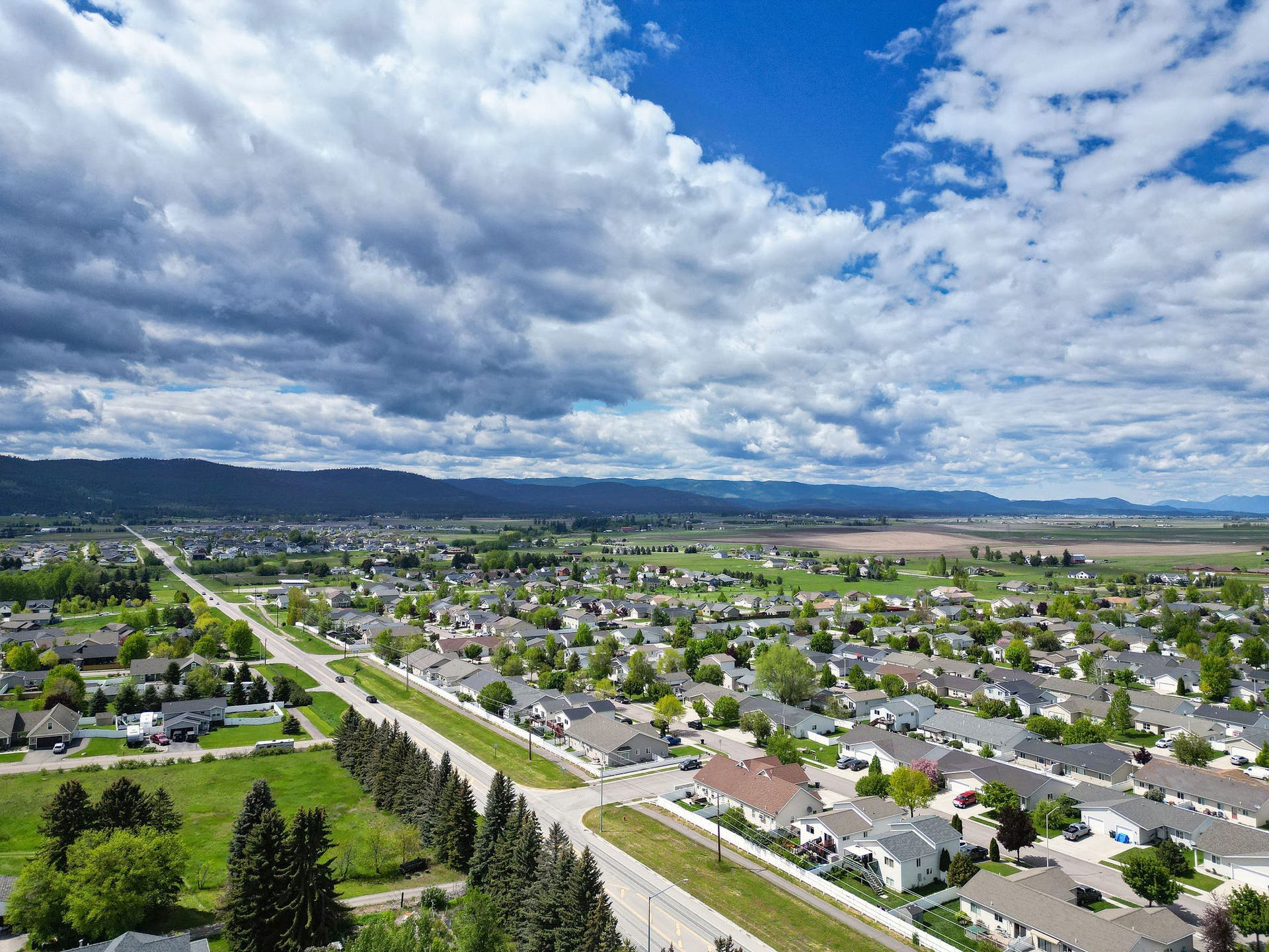 2 Empire Loop, Kalispell, MT 59901 Move-in ready 3-bedroom, 2-bathroom townhome for sale in North Kalispell, MT.