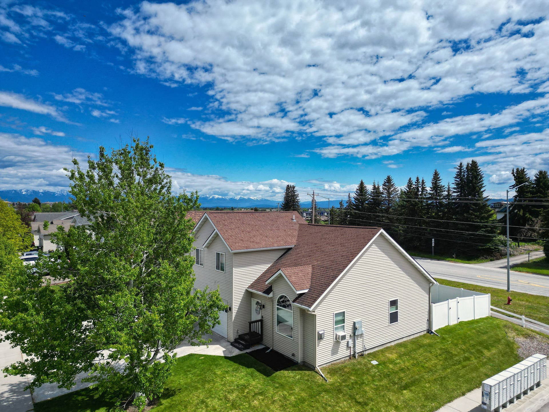 2 Empire Loop, Kalispell, MT 59901 Move-in ready 3-bedroom, 2-bathroom townhome for sale in North Kalispell, MT.