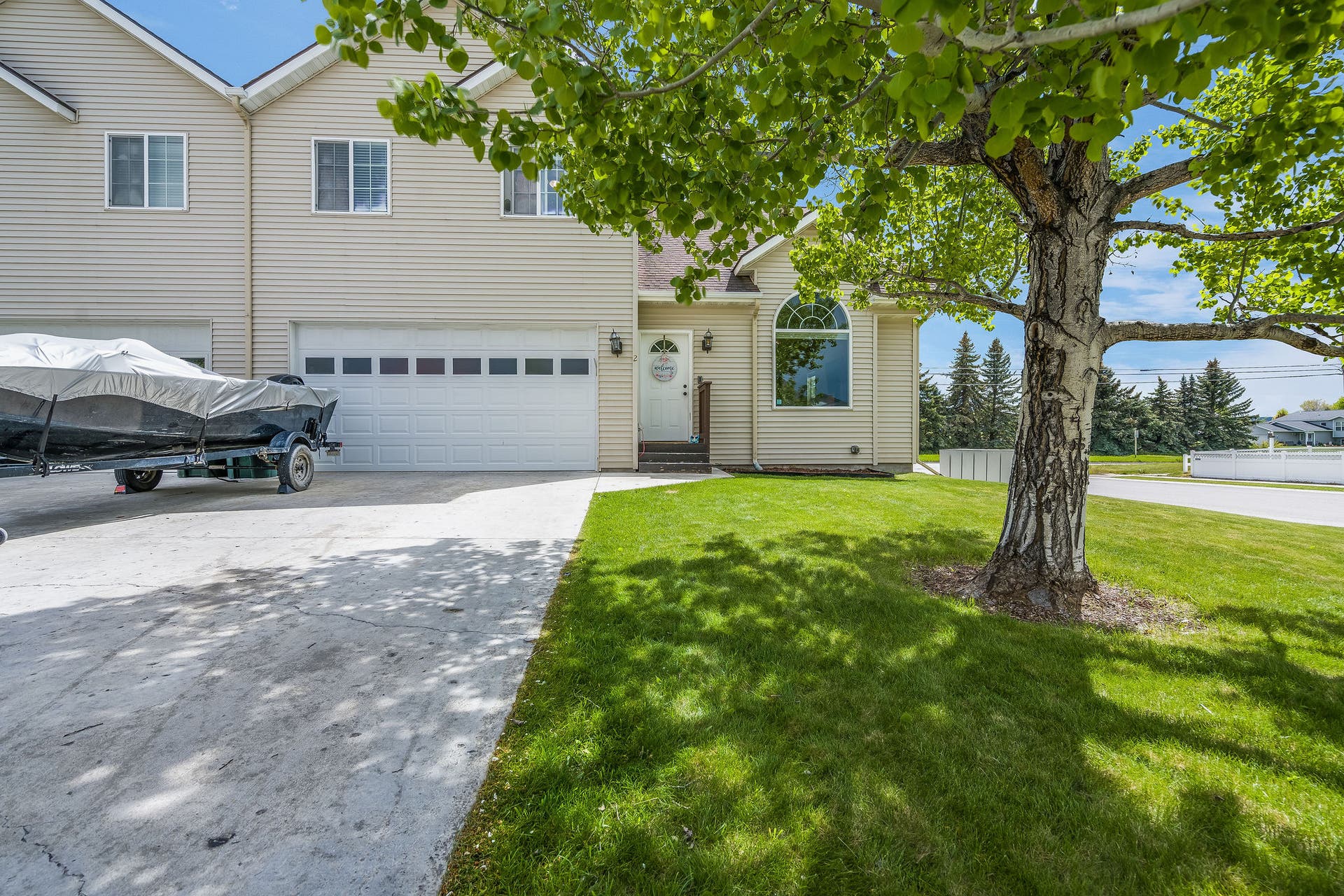 2 Empire Loop, Kalispell, MT 59901 Spacious 2-car attached garage with plenty of secure storage space for your Montana outdoor gear.