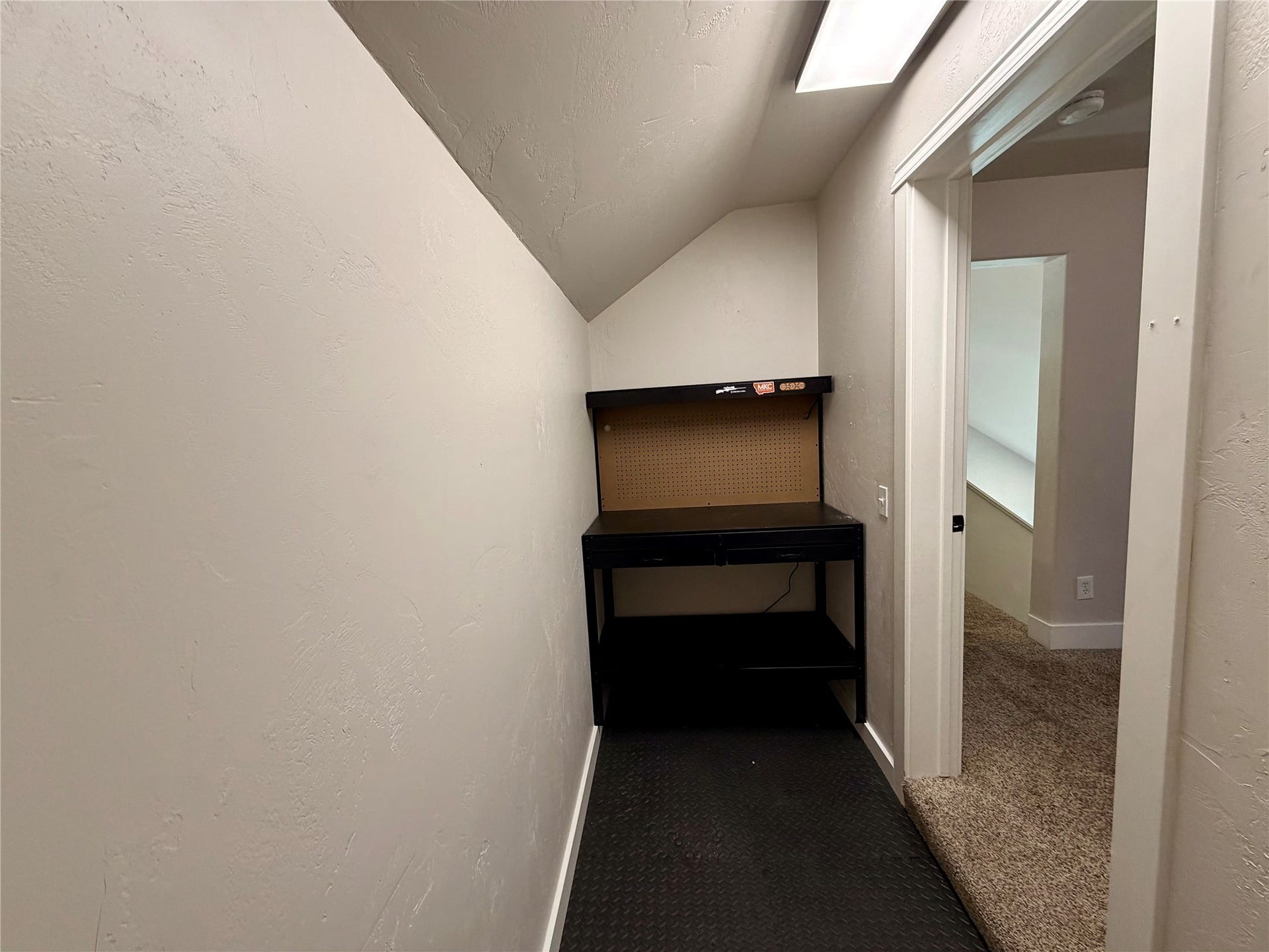 2 Empire Loop, Kalispell, MT 59901 Rare bonus closet/space, highly versatile for a quiet home office, creative art studio, or kids' hideaway.