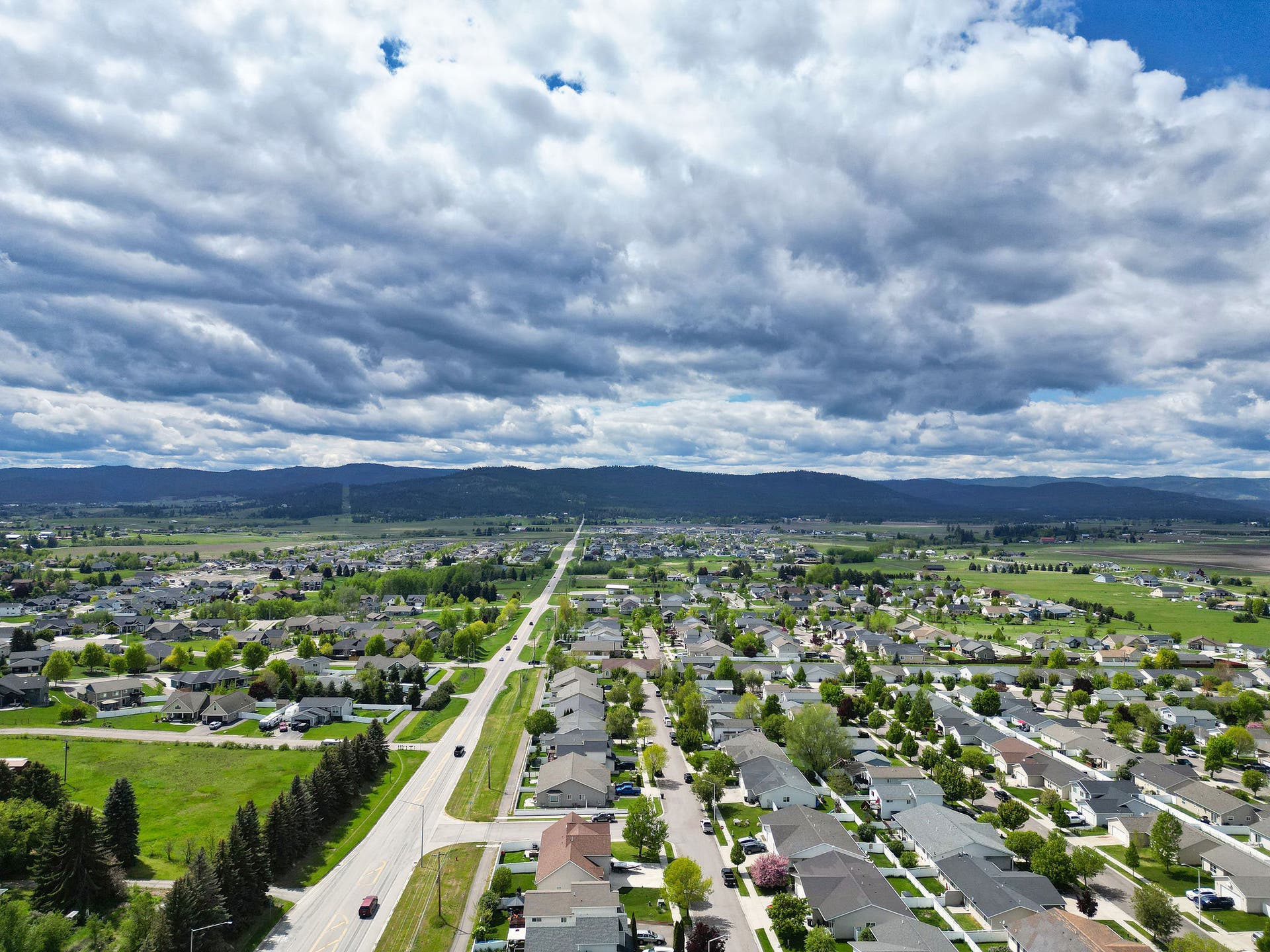 2 Empire Loop, Kalispell, MT 59901 Move-in ready 3-bedroom, 2-bathroom townhome for sale in North Kalispell, MT.