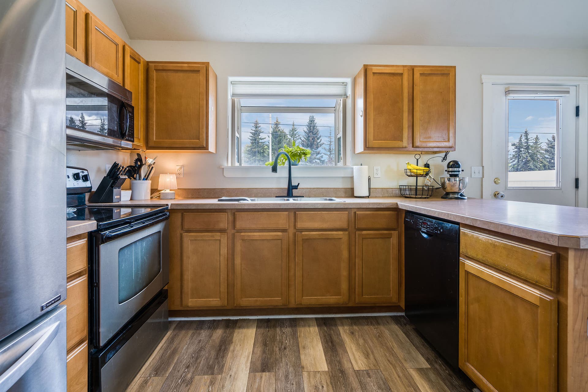 2 Empire Loop, Kalispell, MT 59901 Modern open-concept kitchen with clean lines, functional layout, and ample counter space.