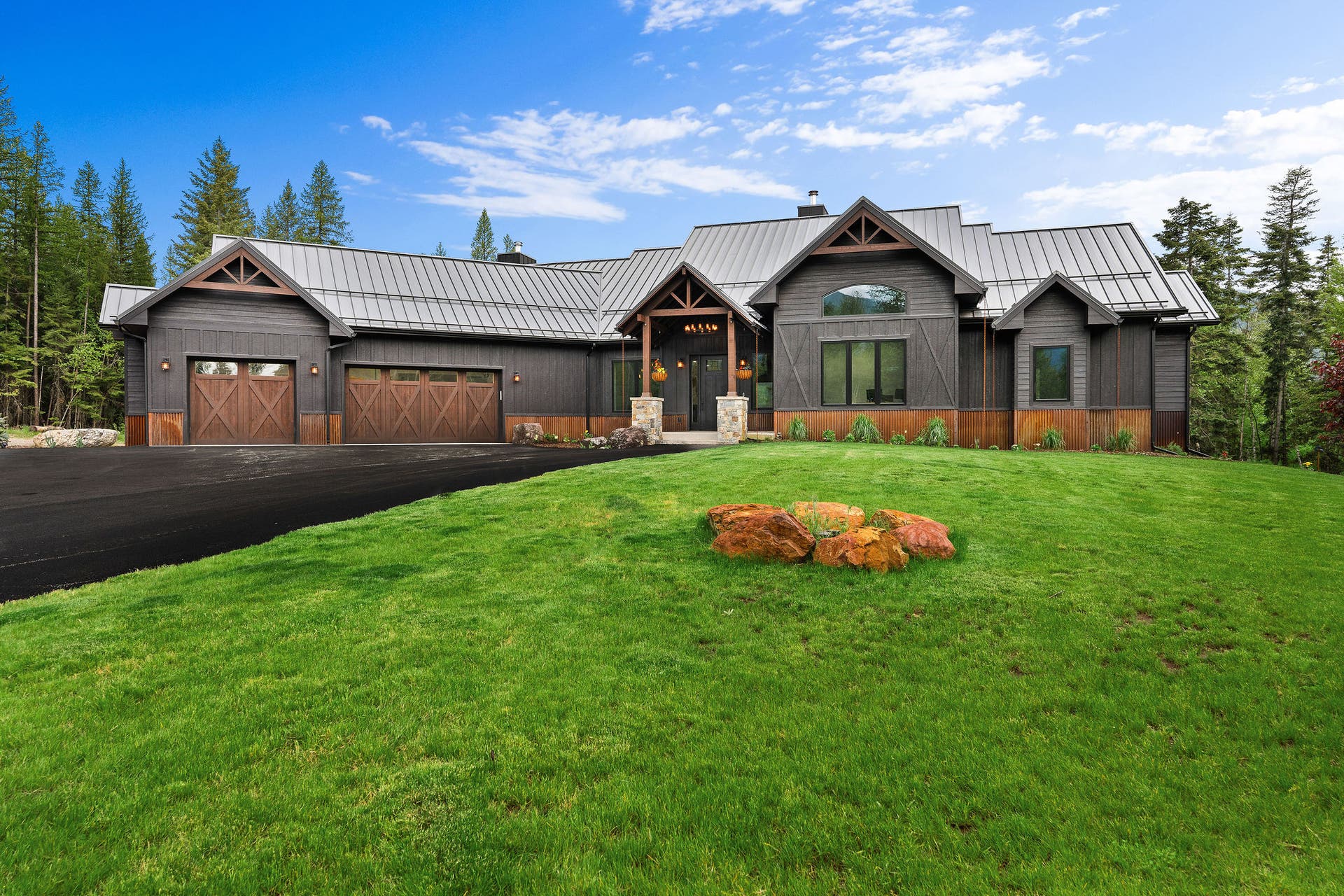 14051 Big Rock Way, Bigfork, MT 59911 Paved driveway