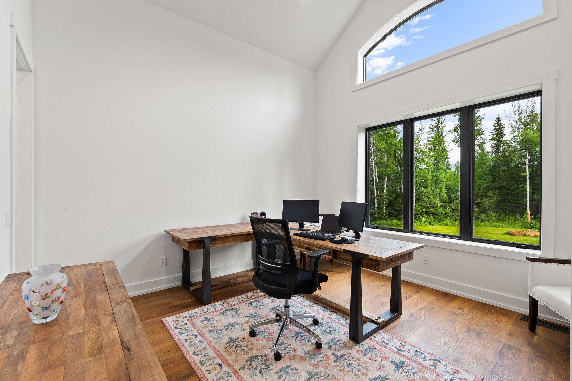 14051 Big Rock Way, Bigfork, MT 59911 16' vaulted ceilings