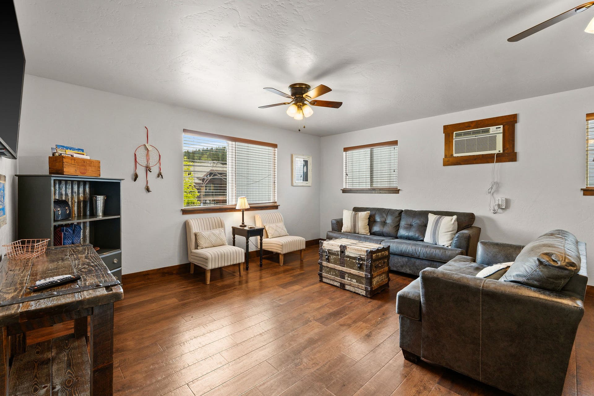 The Montanan: Living Room