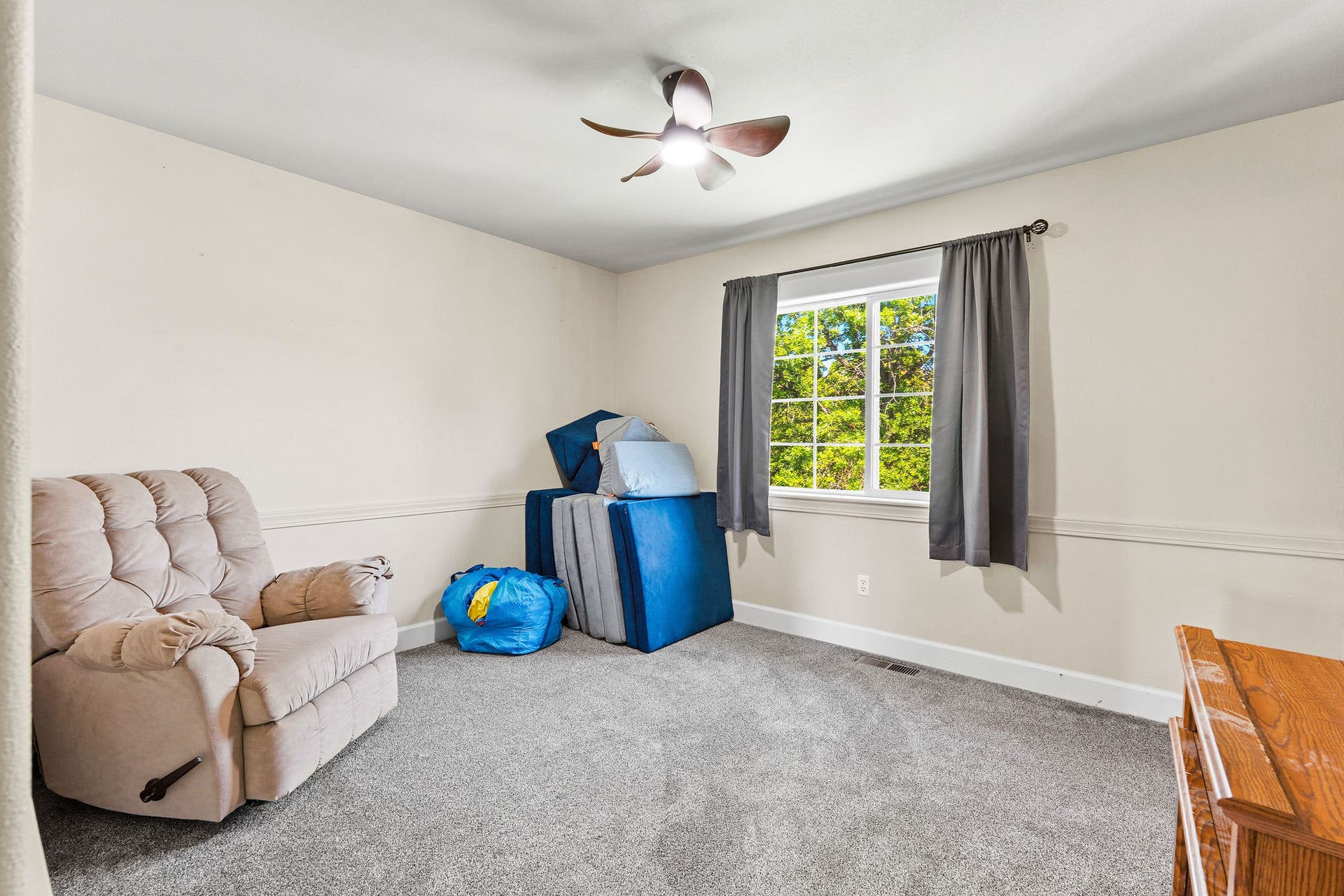 149 River View Drive, Kalispell, MT 59901 149 River View Drive, Kalispell, MT 59901