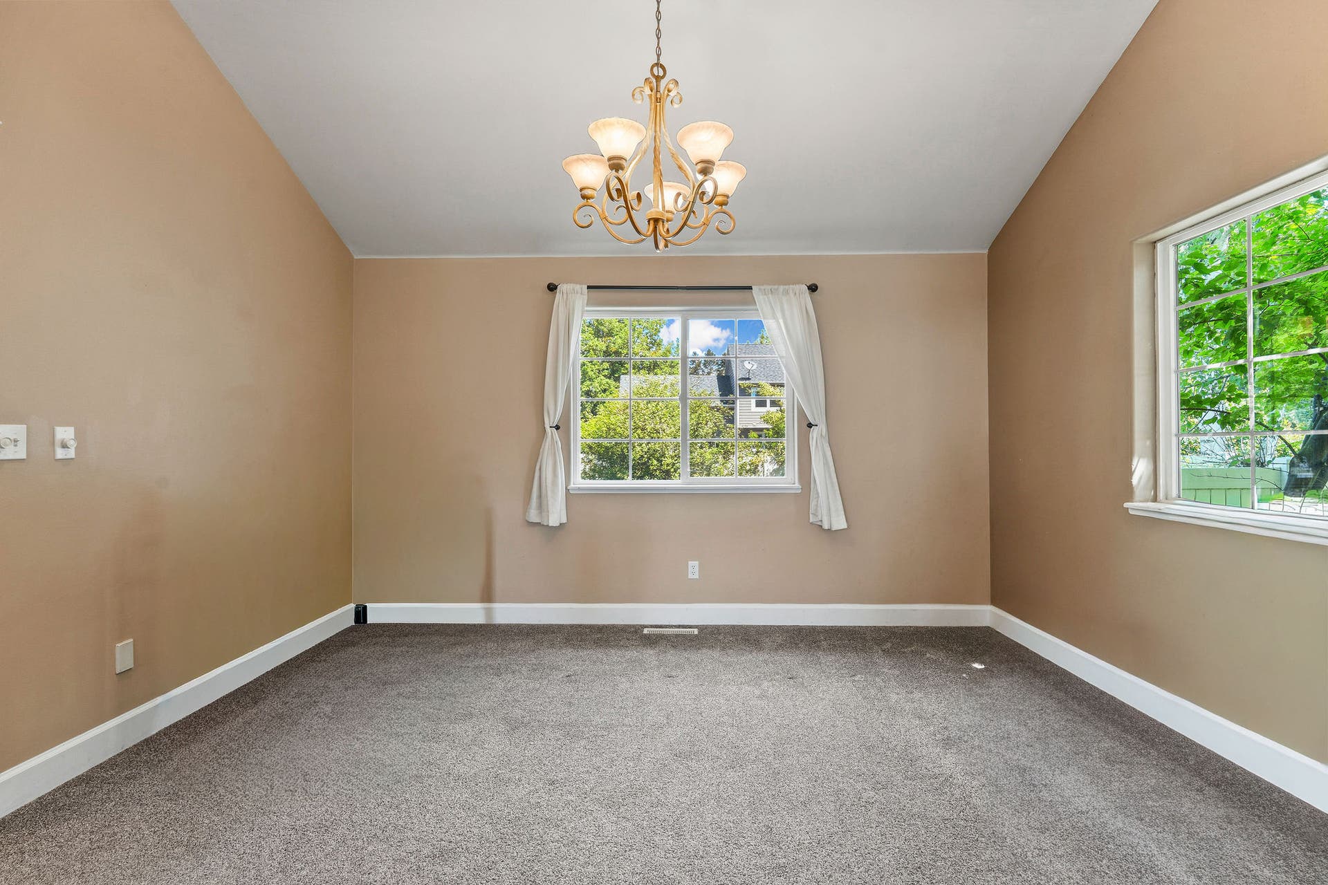 149 River View Drive, Kalispell, MT 59901 149 River View Drive, Kalispell, MT 59901