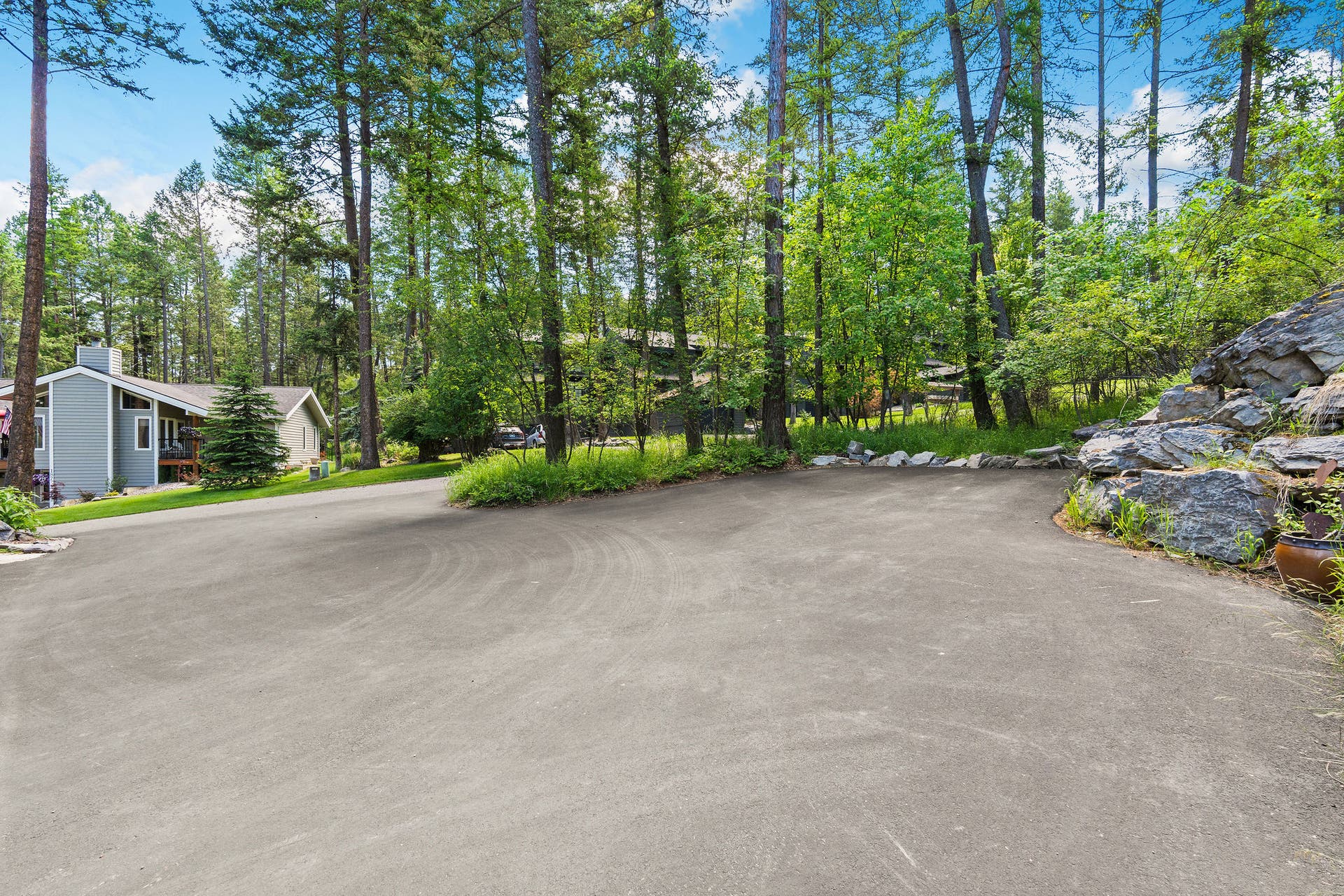 188 Eagle Bend Drive, Bigfork, MT 59911 Additional paved parking