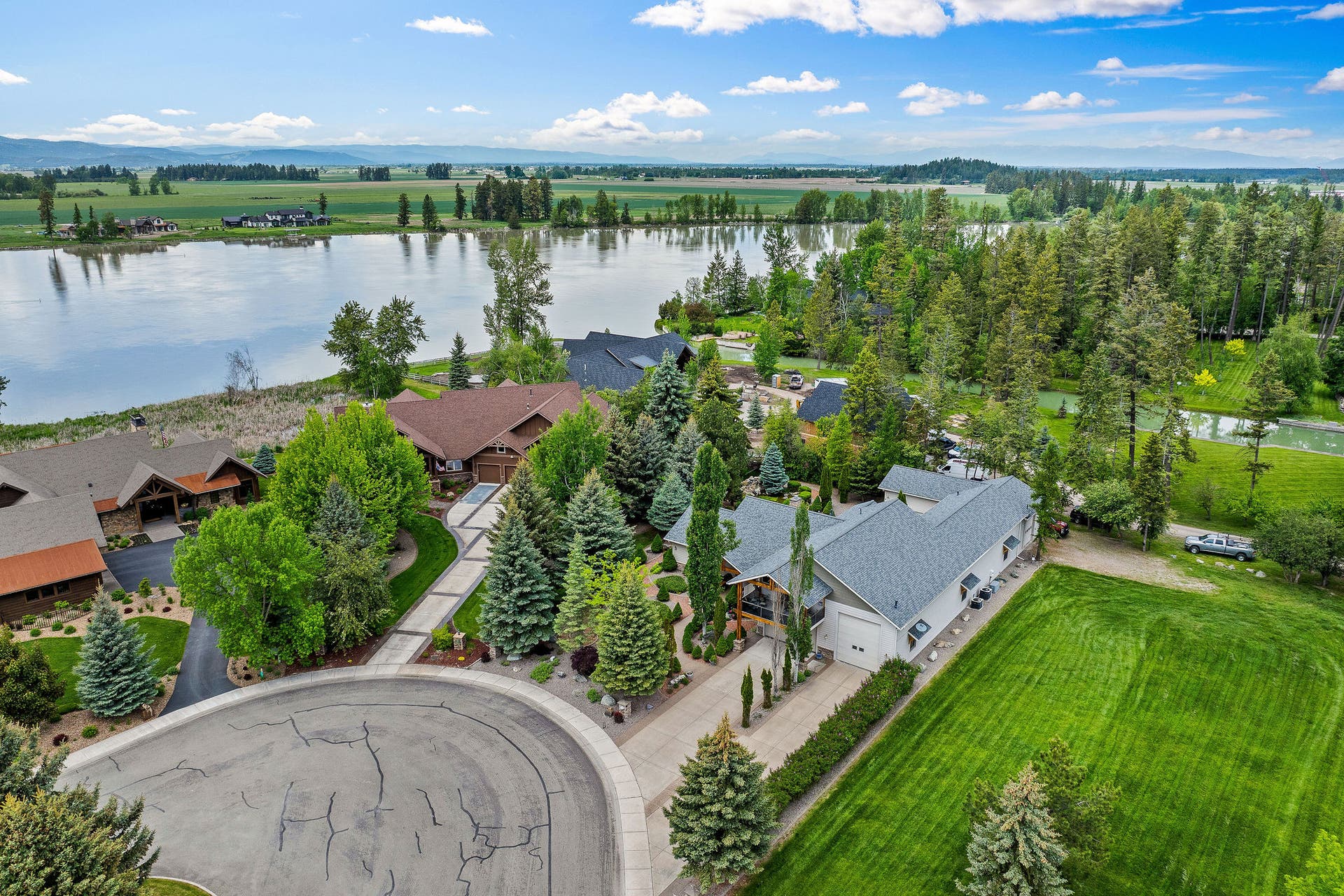 229 Harbor Drive, Bigfork, MT 59911 Private cul-de-sac location