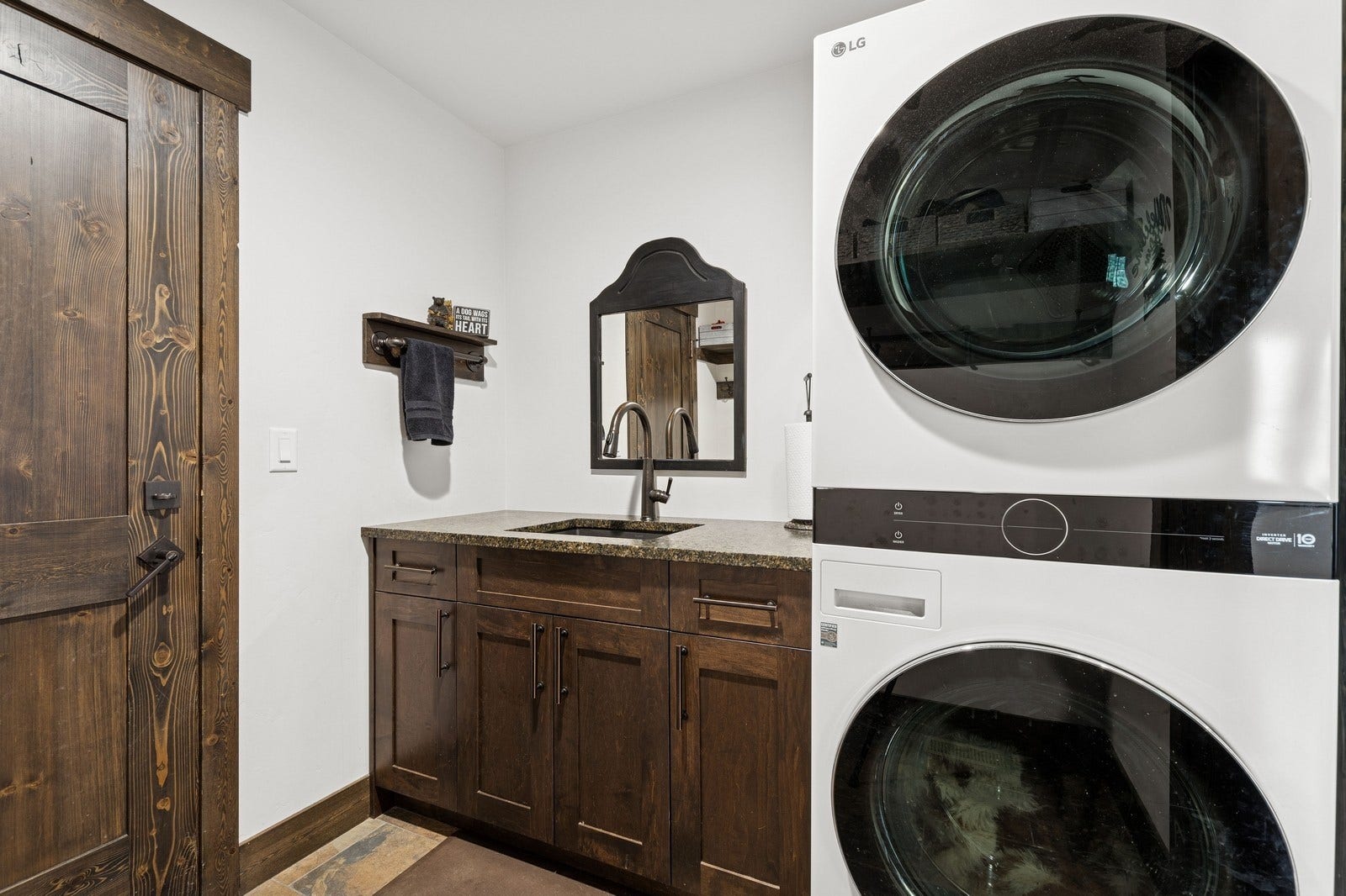 30 Boulder Lane, Eureka, MT 59917 Mudroom/laundry room