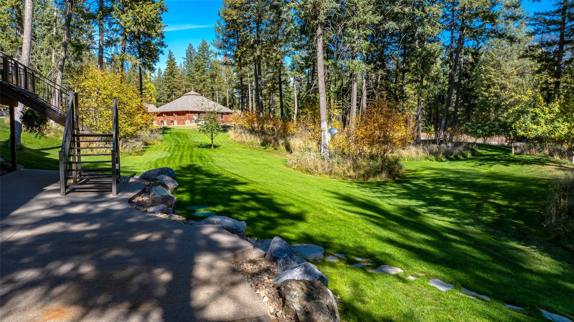 10 Wood Ridge Drive, Columbia Falls, MT 59912