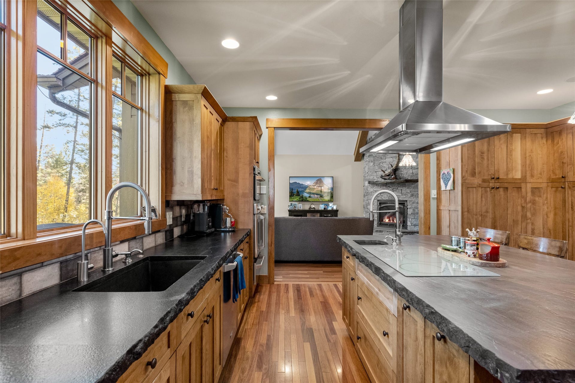 10 Wood Ridge Drive, Columbia Falls, MT 59912