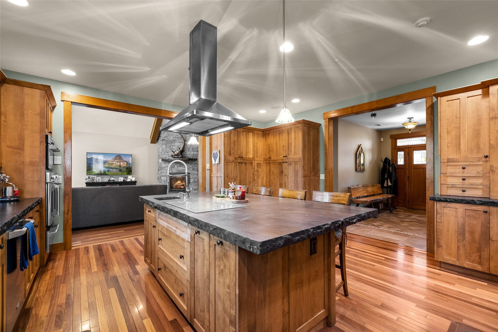 10 Wood Ridge Drive, Columbia Falls, MT 59912