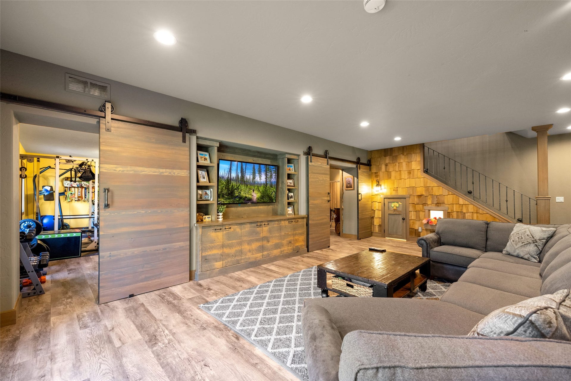10 Wood Ridge Drive, Columbia Falls, MT 59912