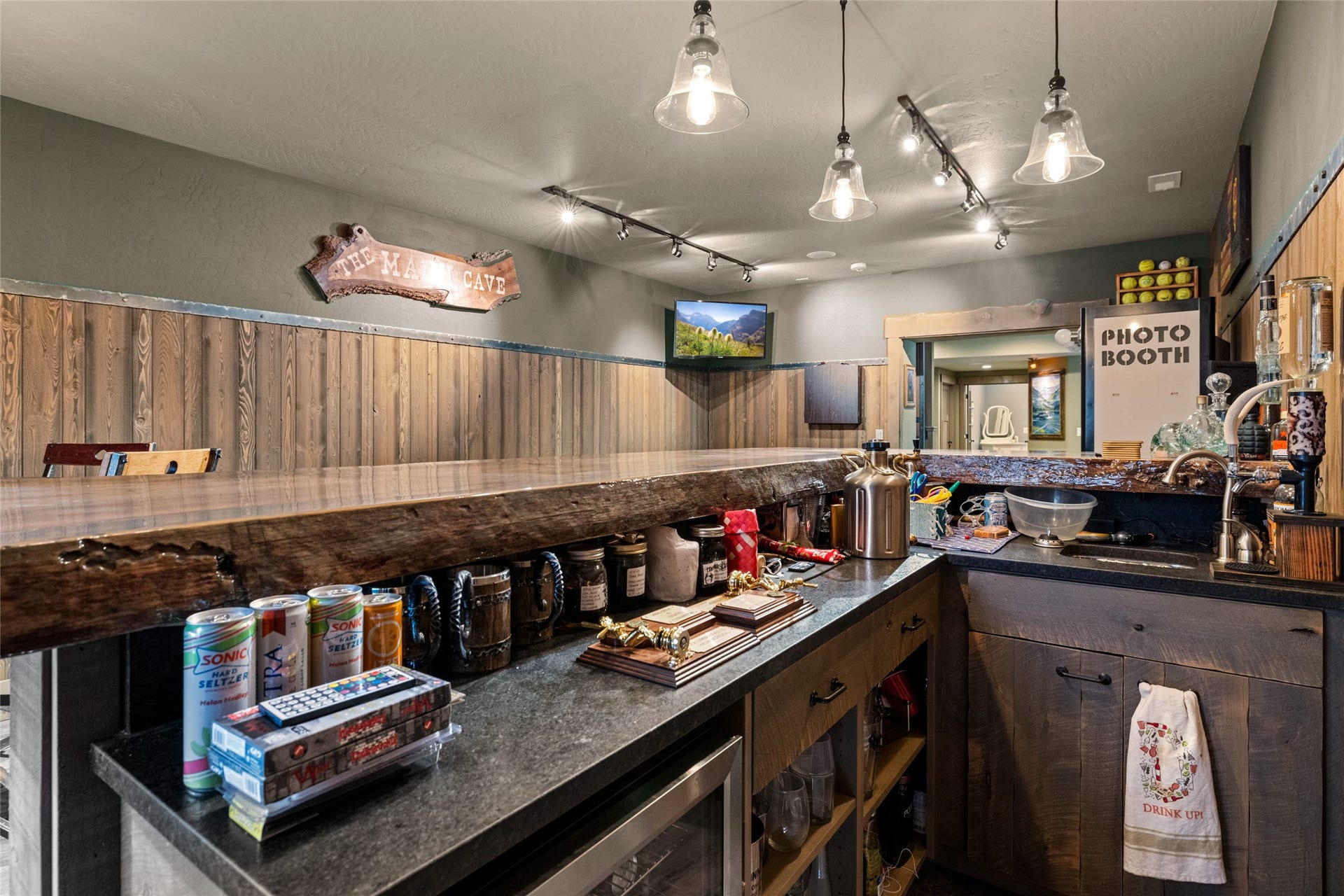10 Wood Ridge Drive, Columbia Falls, MT 59912