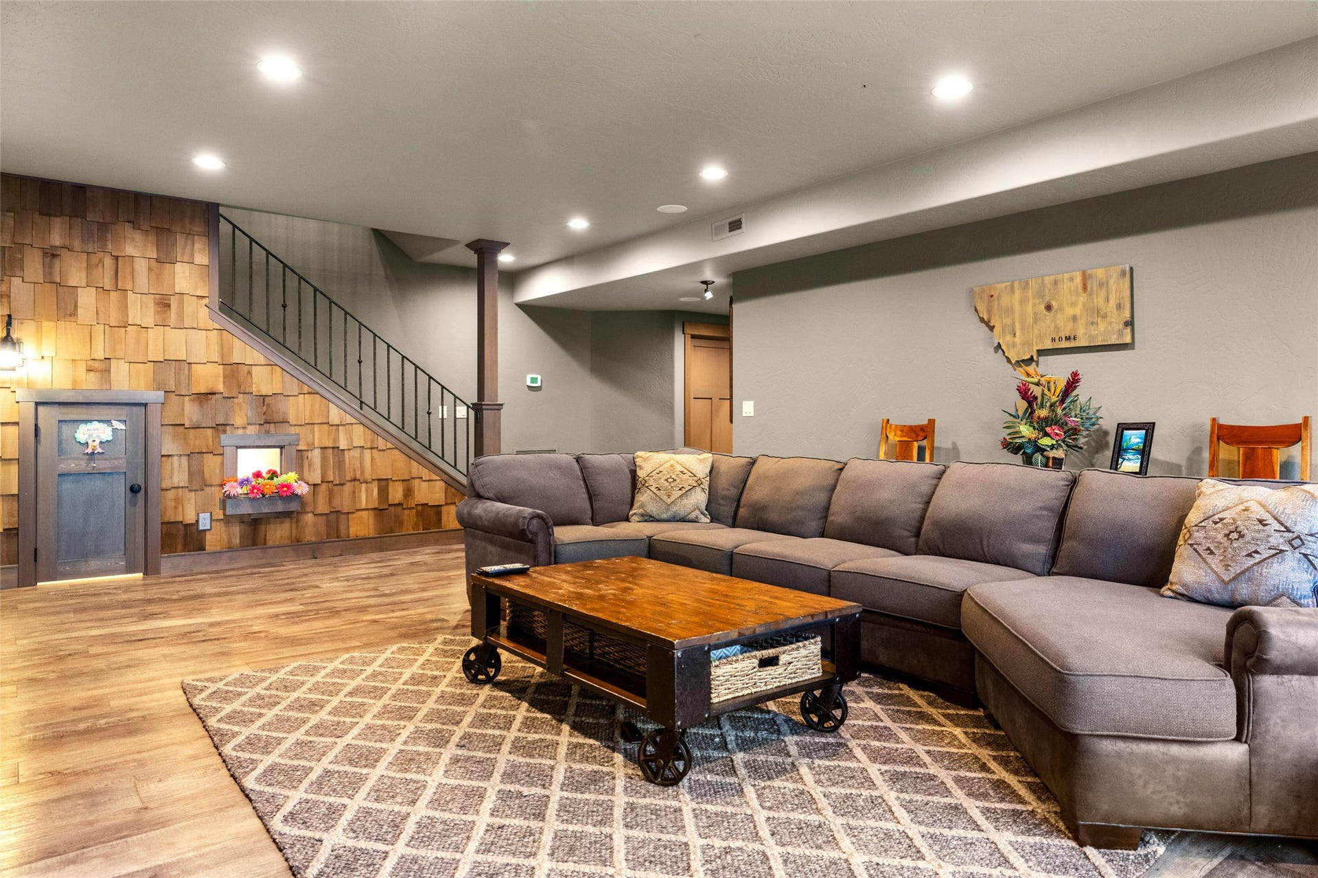 10 Wood Ridge Drive, Columbia Falls, MT 59912