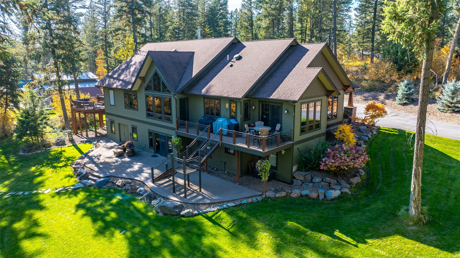 10 Wood Ridge Drive, Columbia Falls, MT 59912