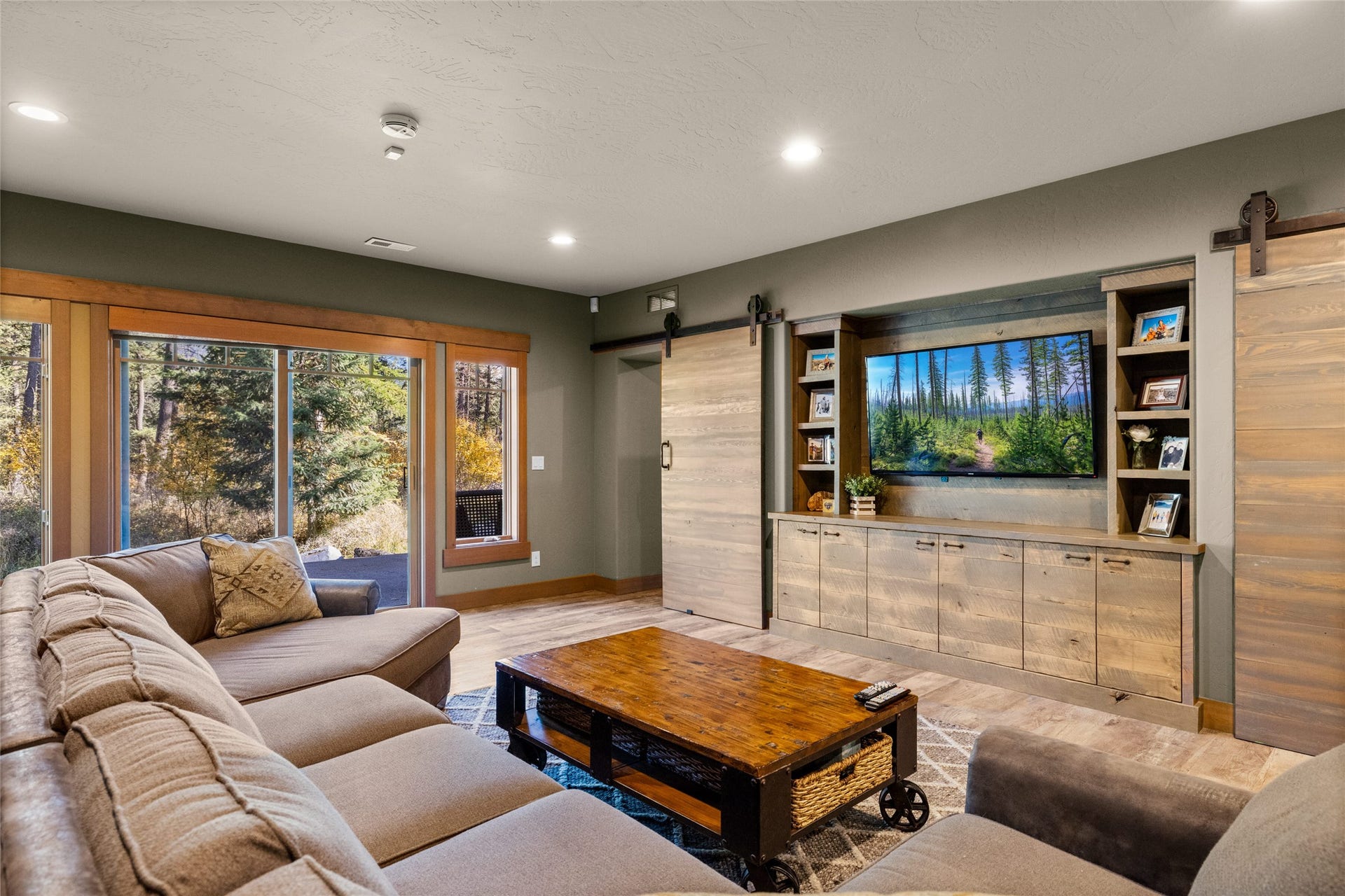 10 Wood Ridge Drive, Columbia Falls, MT 59912