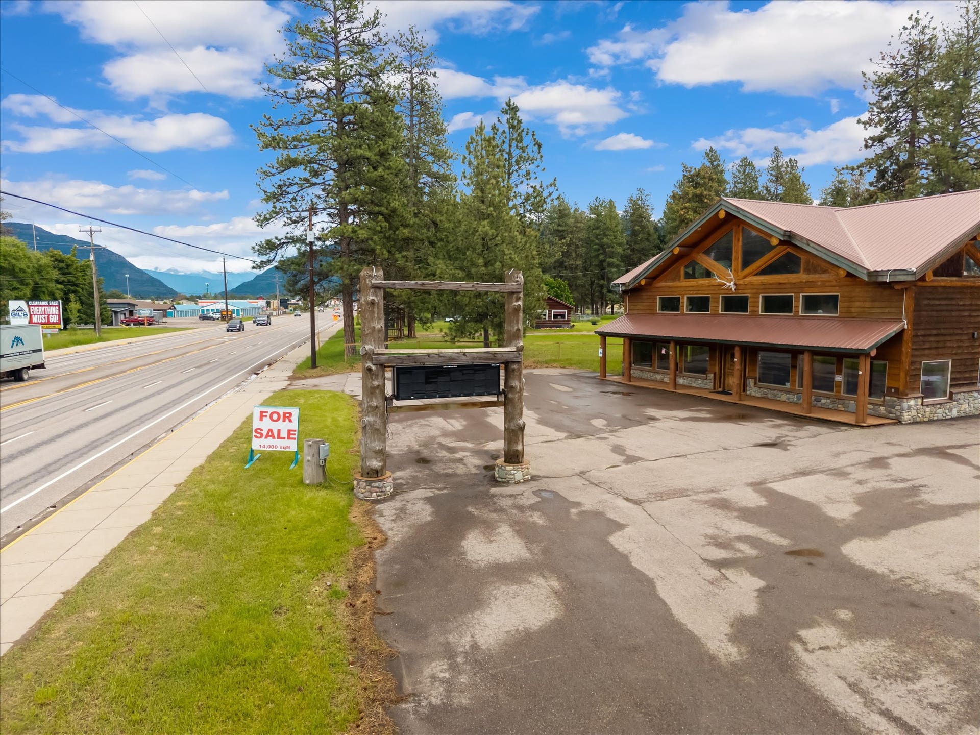In the heart of Columbia Falls, "The Gateway to Glacier" minutes from the West Glacier, Whitefish and Glacier International Airport (GPIA).  Bring your business ideas.