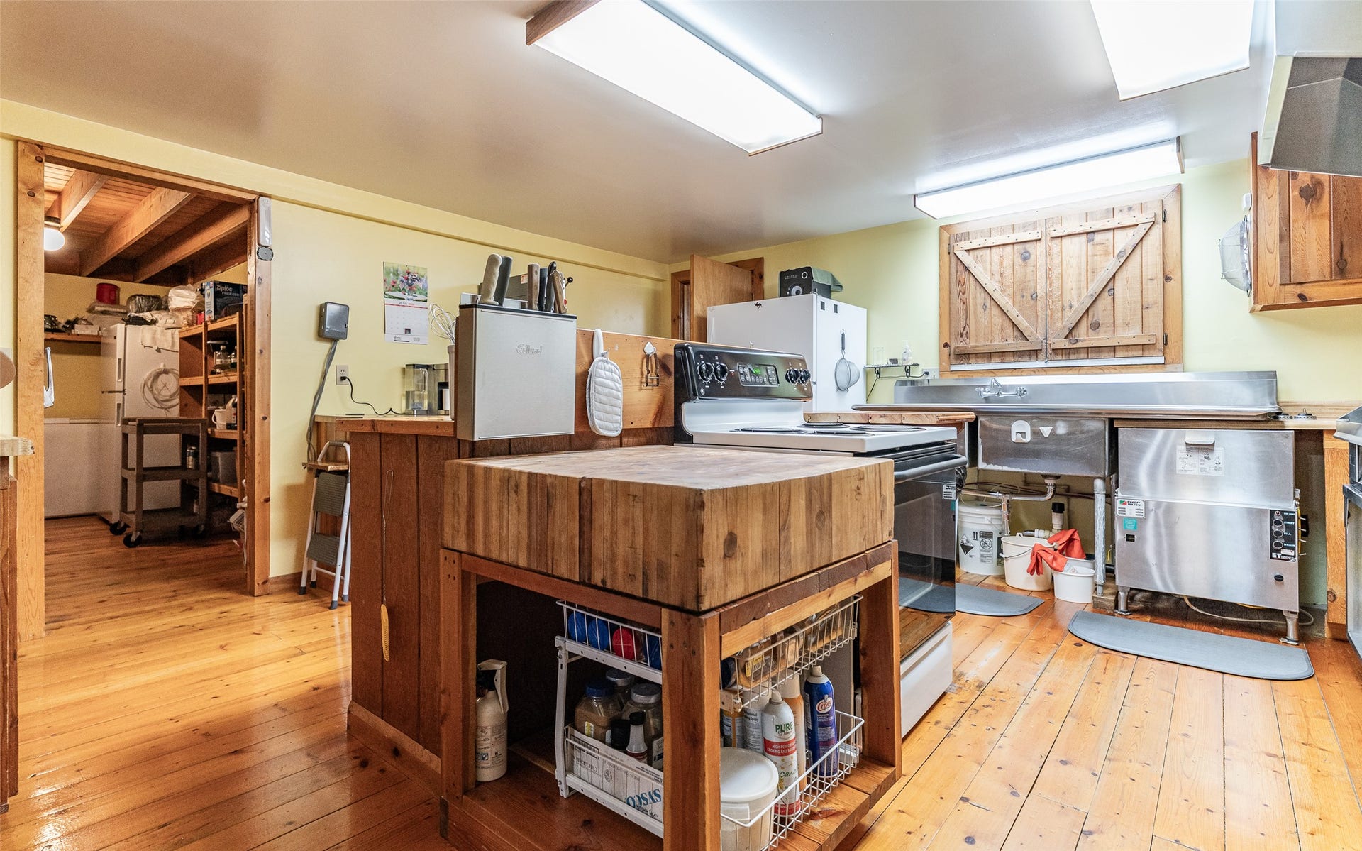 100 Remington Road, Noxon, MT 59853 100 Remington Road, Noxon, MT 59853