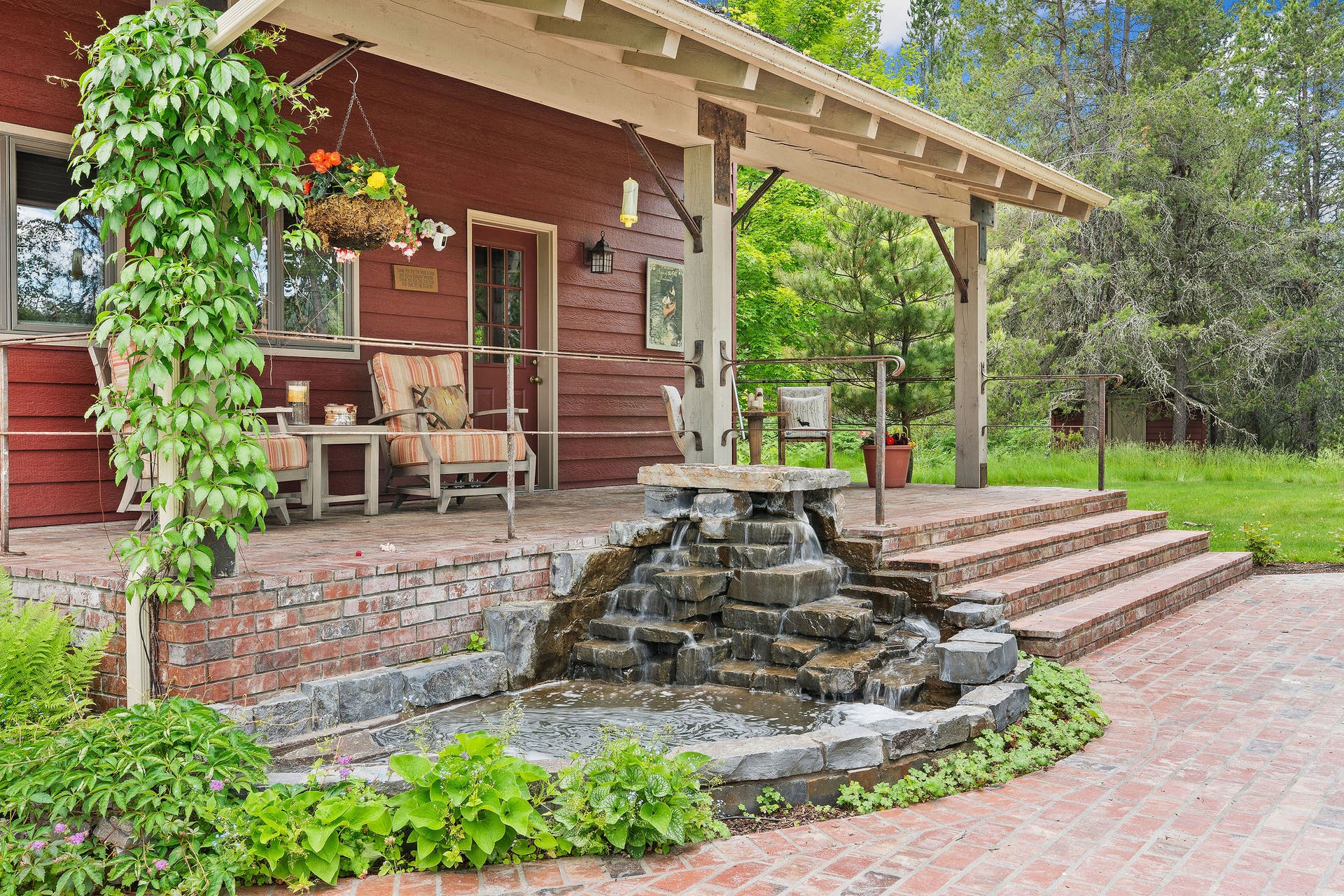 1160 Swan Horseshoe Drive, Bigfork, MT 59911 Water fountain feature