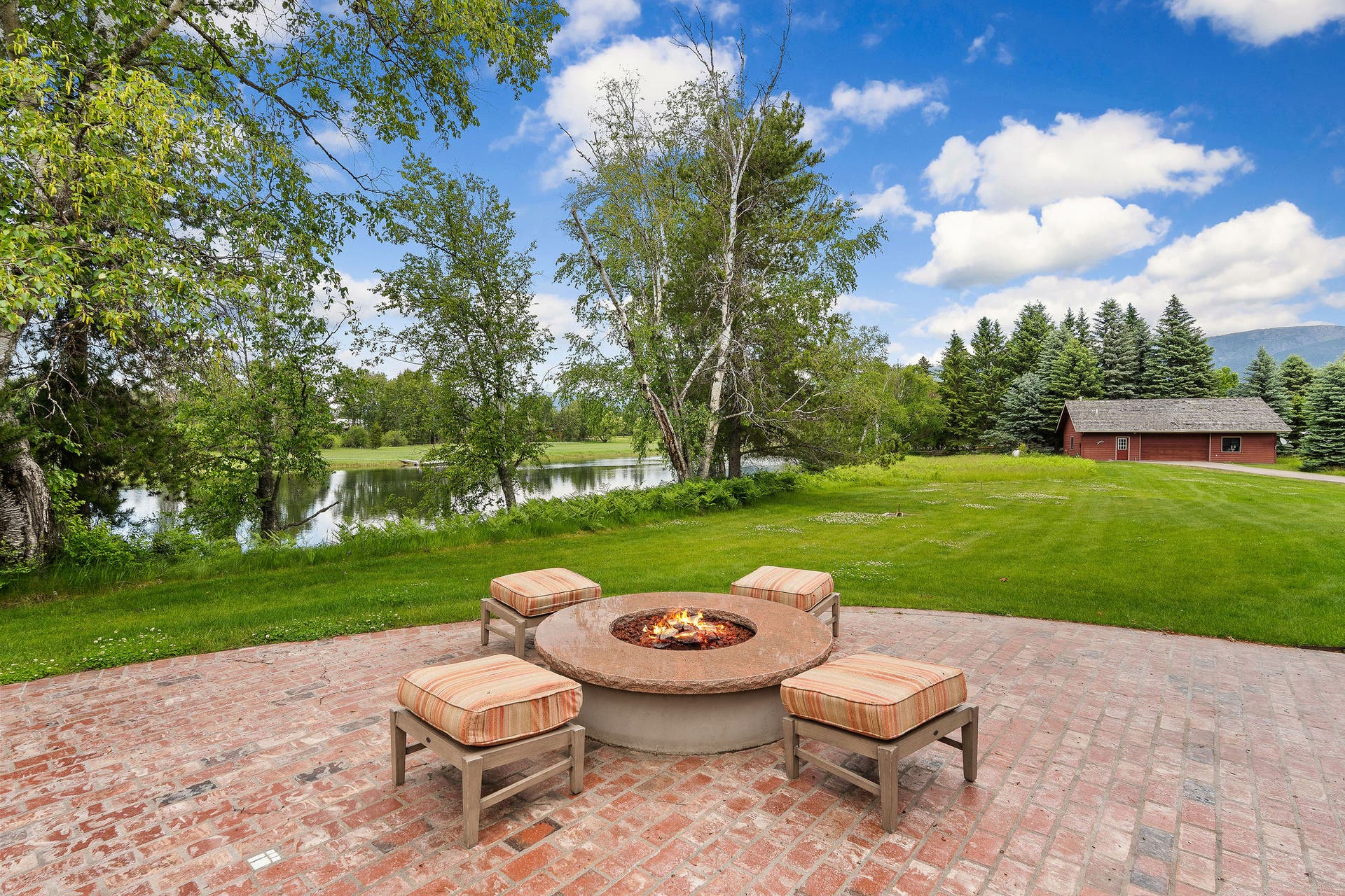 1160 Swan Horseshoe Drive, Bigfork, MT 59911 Plumbed fire-pit