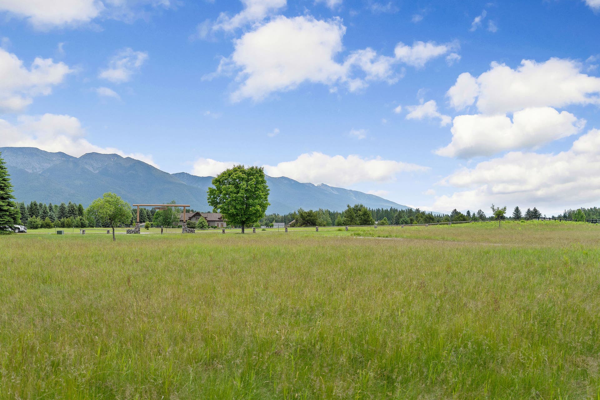 1160 Swan Horseshoe Drive, Bigfork, MT 59911 Entrance with Swan views behind