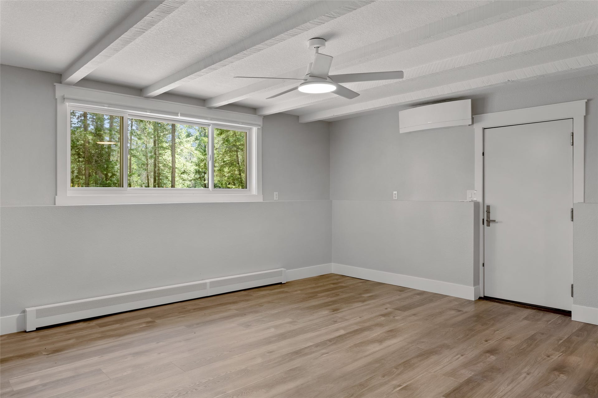 112 Mallard Loop, Whitefish, MT 59937 Family Room looking SE.