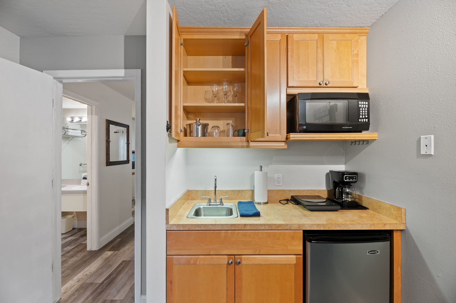 180 Vista Lane, #140, Bigfork, MT 59911 Kitchenette