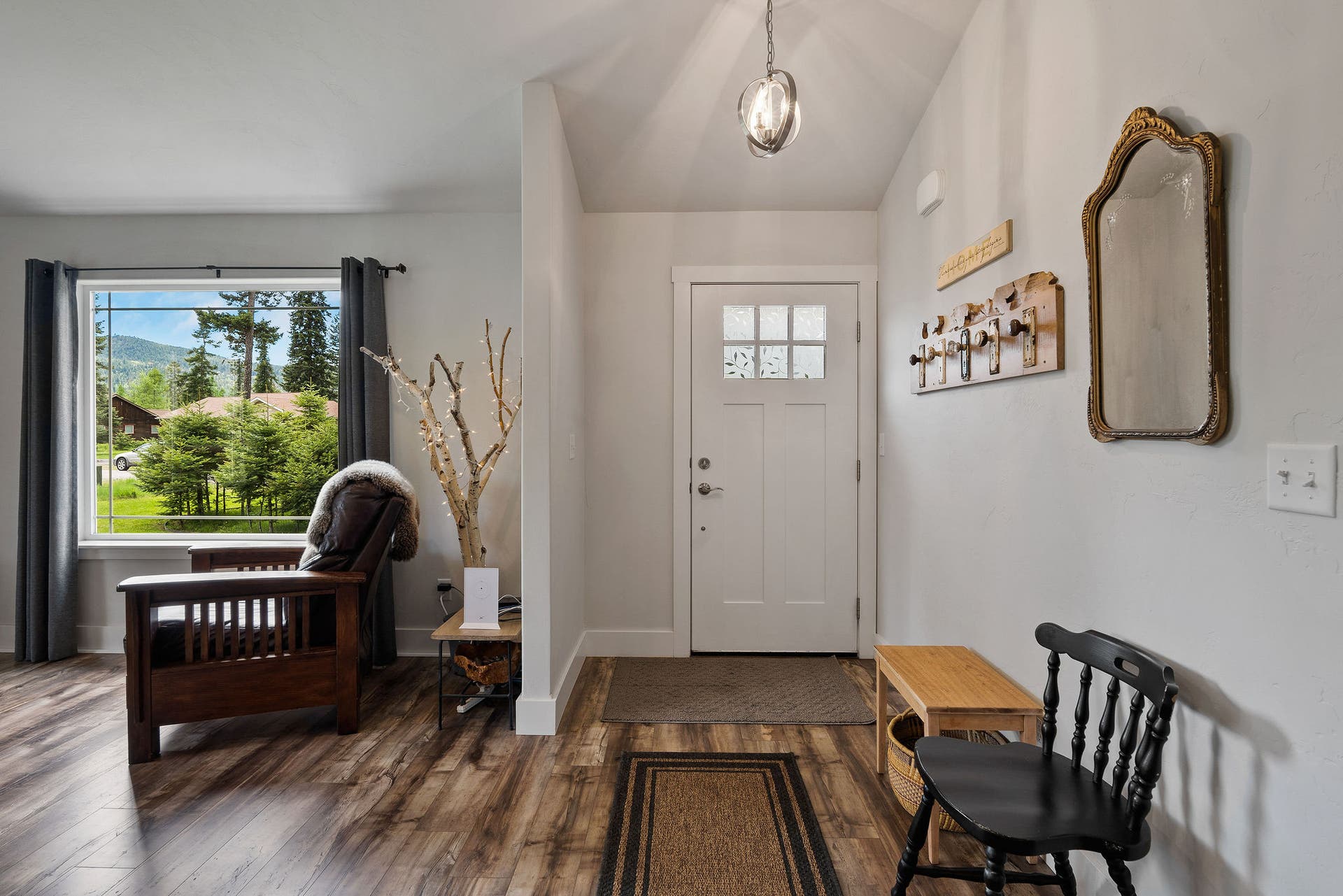 13404 Crescent Moon Drive, Bigfork, MT 59911 Bright entryway welcoming you into the home